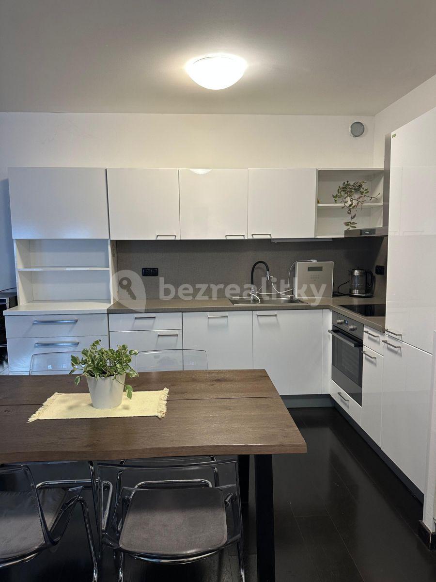 3 bedroom flat to rent, 88 m², Křižíkova, Prague, Prague