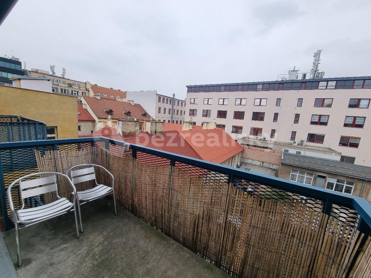 3 bedroom flat to rent, 88 m², Křižíkova, Prague, Prague