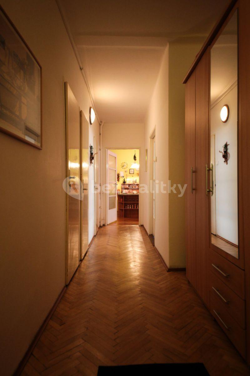 4 bedroom flat to rent, 90 m², Stroupežnického, Prague, Prague