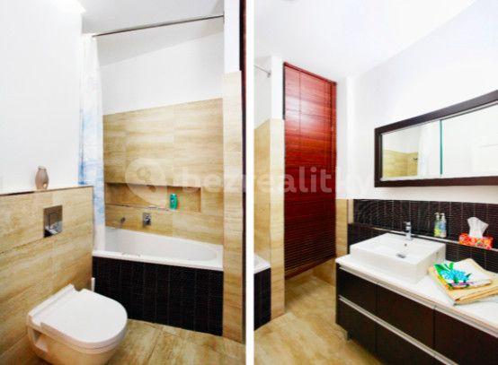 2 bedroom with open-plan kitchen flat to rent, 80 m², Anežská, Prague, Prague