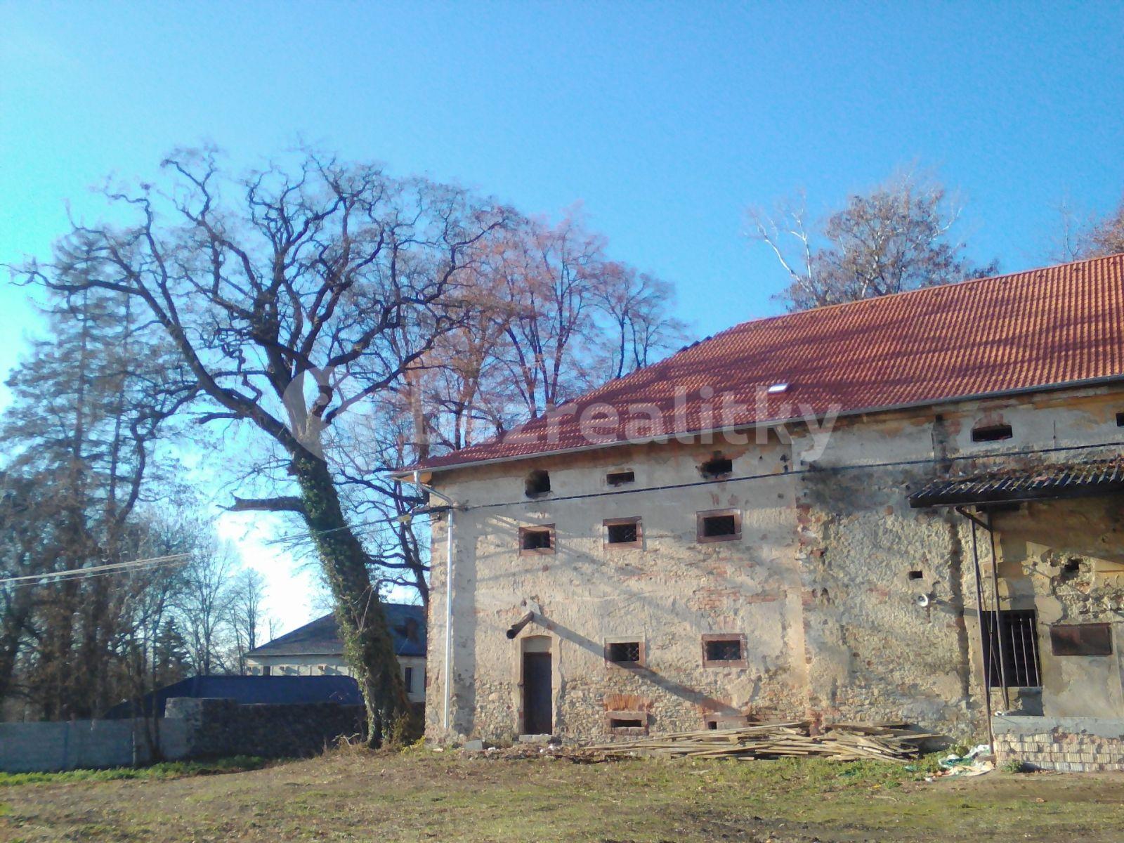 non-residential property for sale, 990 m², Polní Voděrady, Středočeský Region