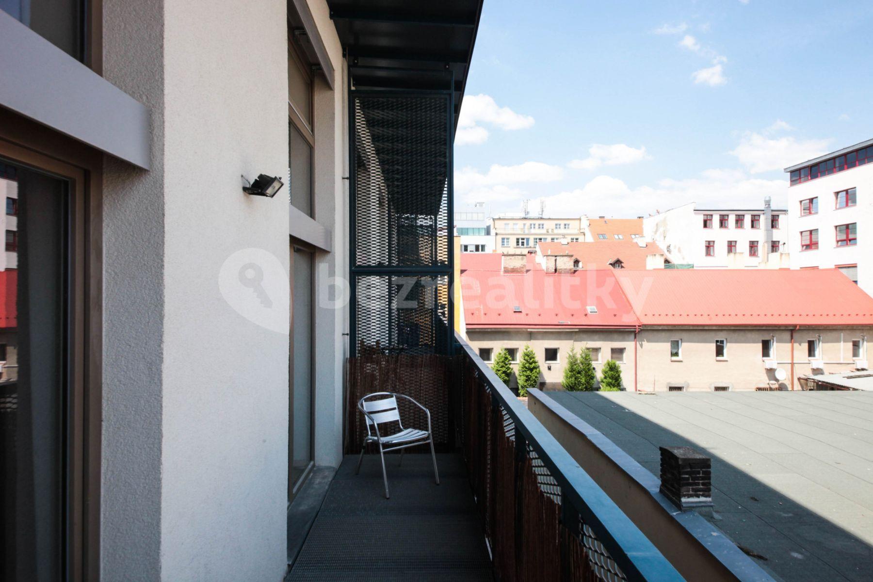 5 bedroom flat to rent, 142 m², Křižíkova a, Prague, Prague