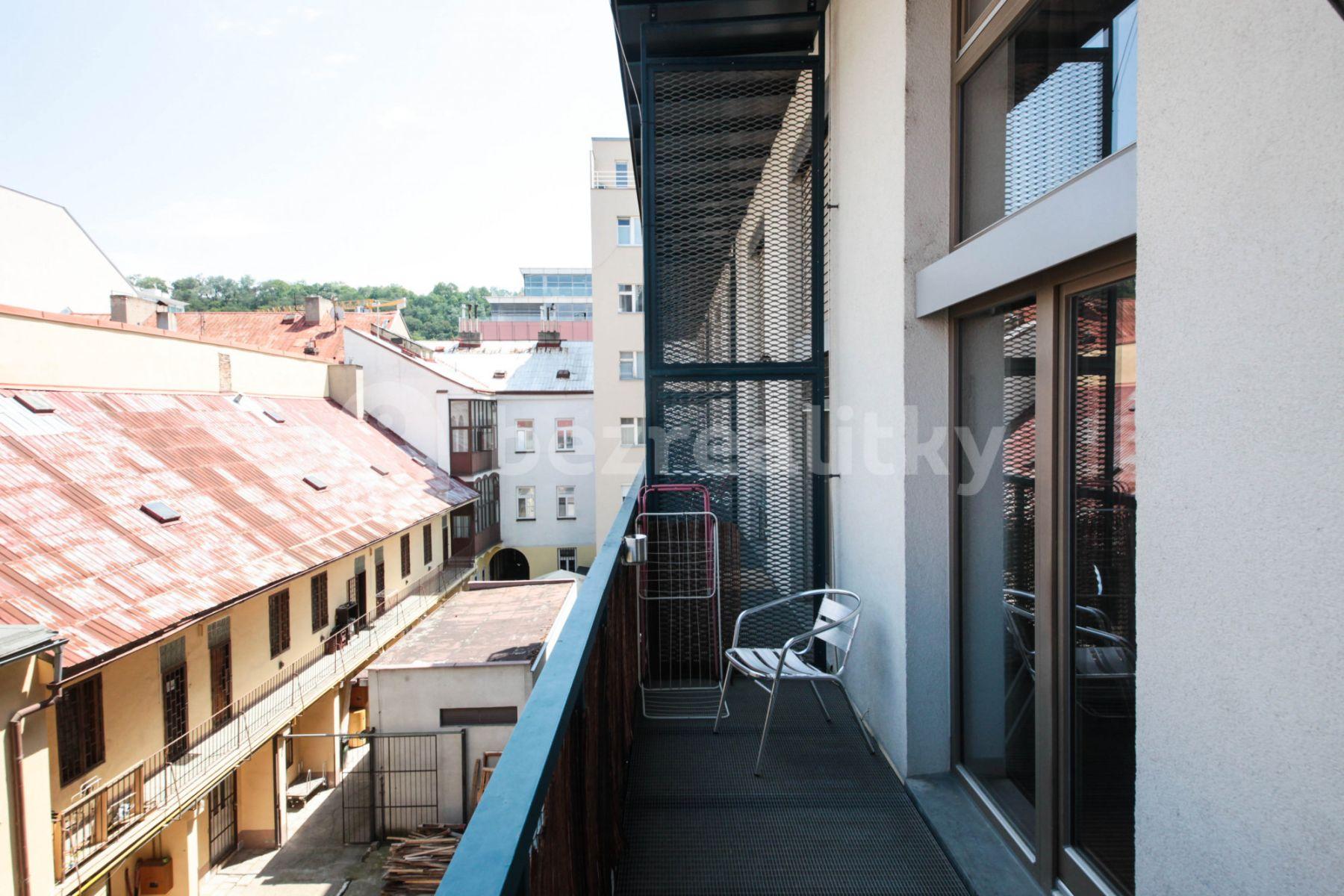 5 bedroom flat to rent, 142 m², Křižíkova a, Prague, Prague