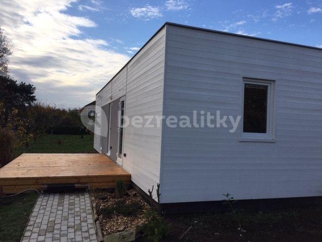 2 bedroom with open-plan kitchen flat to rent, 48 m², V Cestách, Šestajovice, Středočeský Region