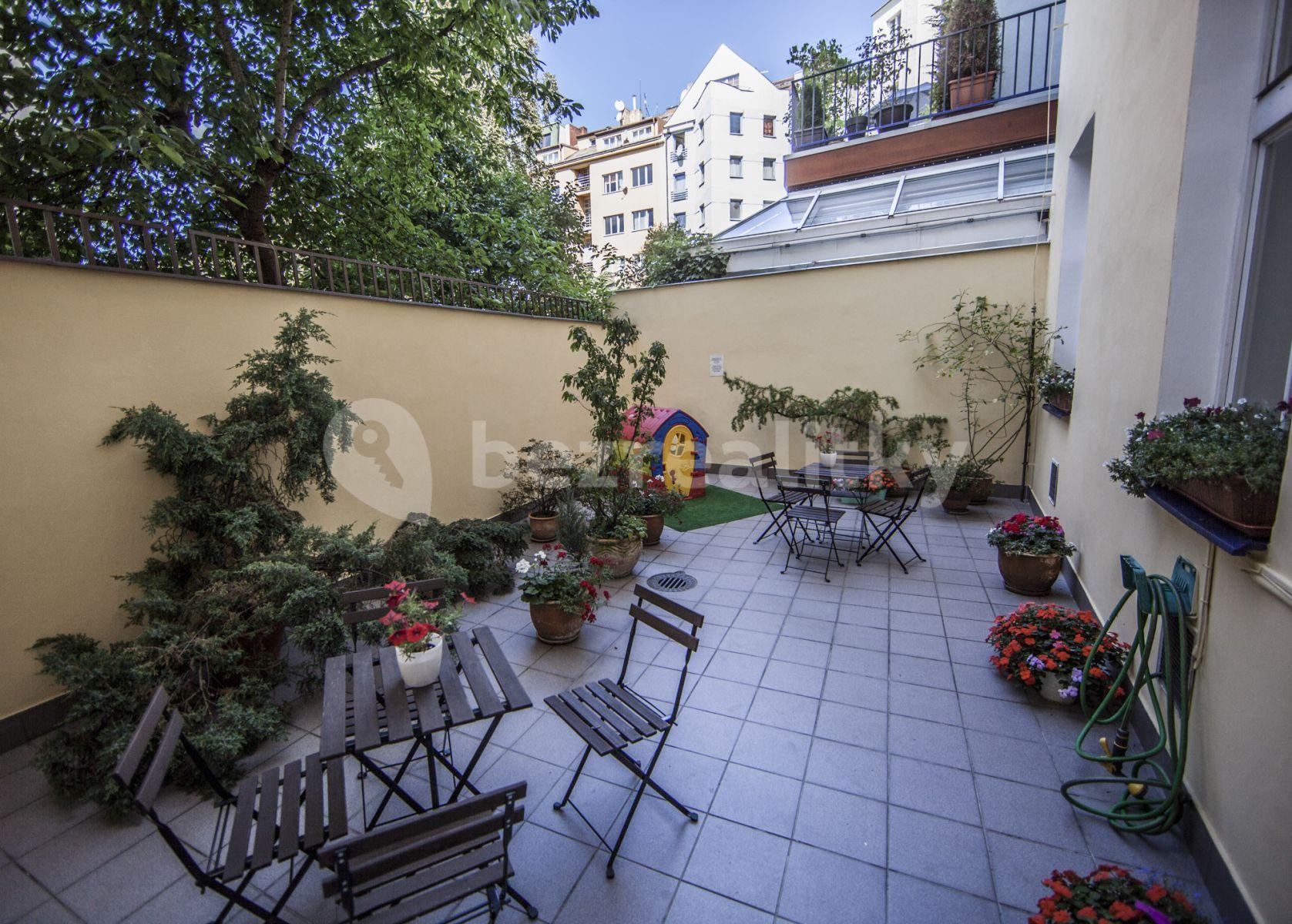 Studio flat to rent, 27 m², Americká, Prague, Prague