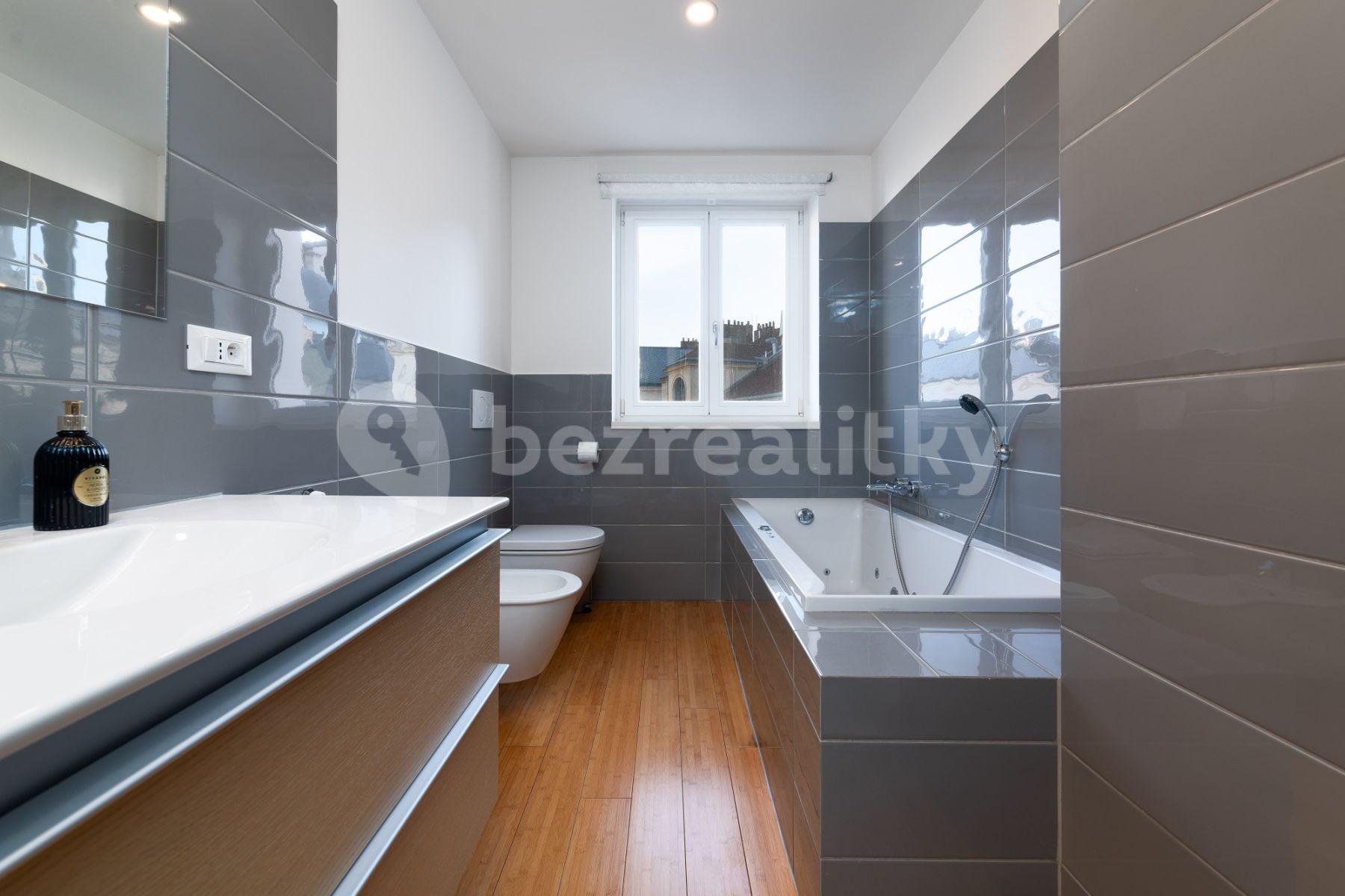 4 bedroom flat to rent, 110 m², Záhořanského, Prague, Prague