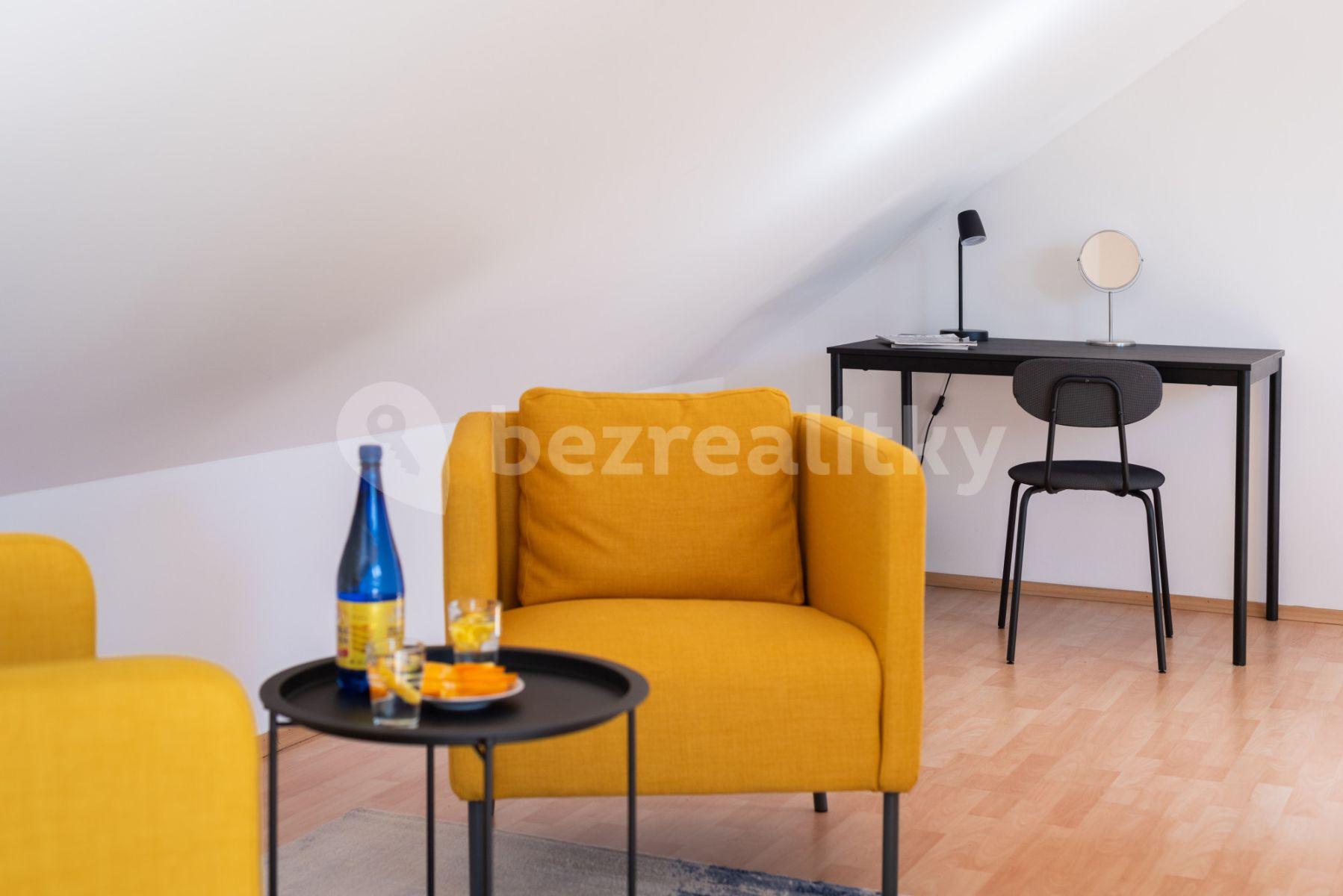 5 bedroom flat to rent, 90 m², Grafická, Prague, Prague