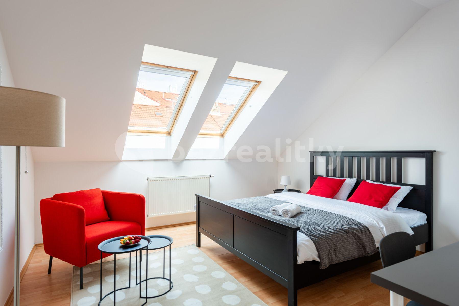 5 bedroom flat to rent, 90 m², Grafická, Prague, Prague