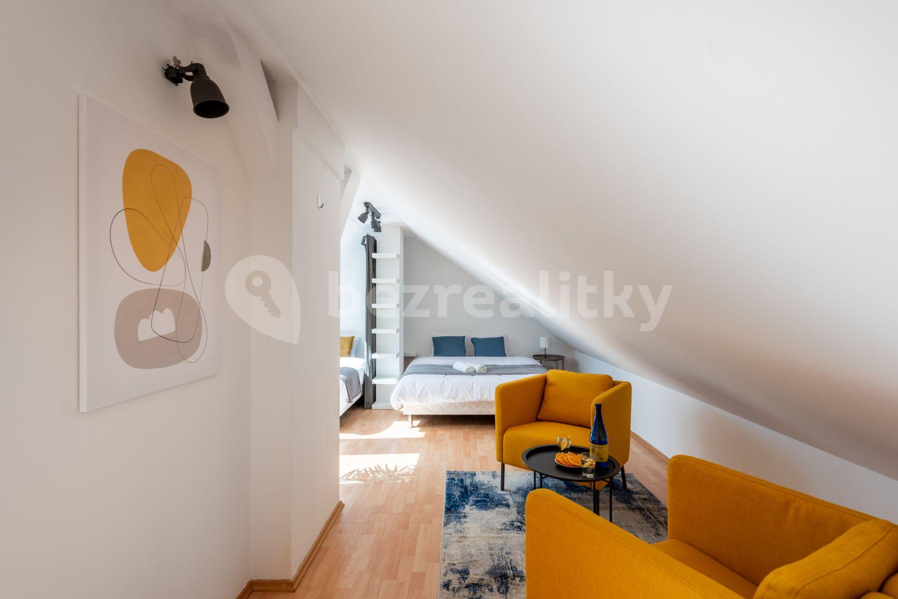 5 bedroom flat to rent, 90 m², Grafická, Prague, Prague