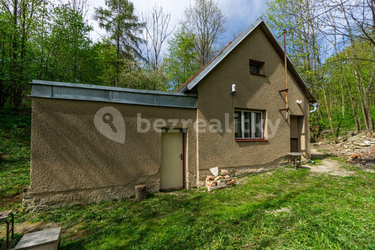 recreational property for sale, 1,828 m², Leština, Pardubický Region