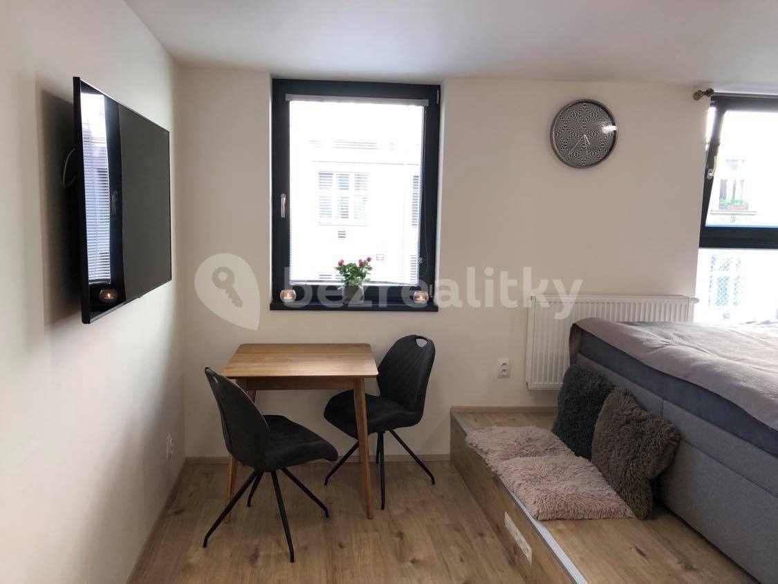 Studio flat to rent, 30 m², Rostislavova, Prague, Prague