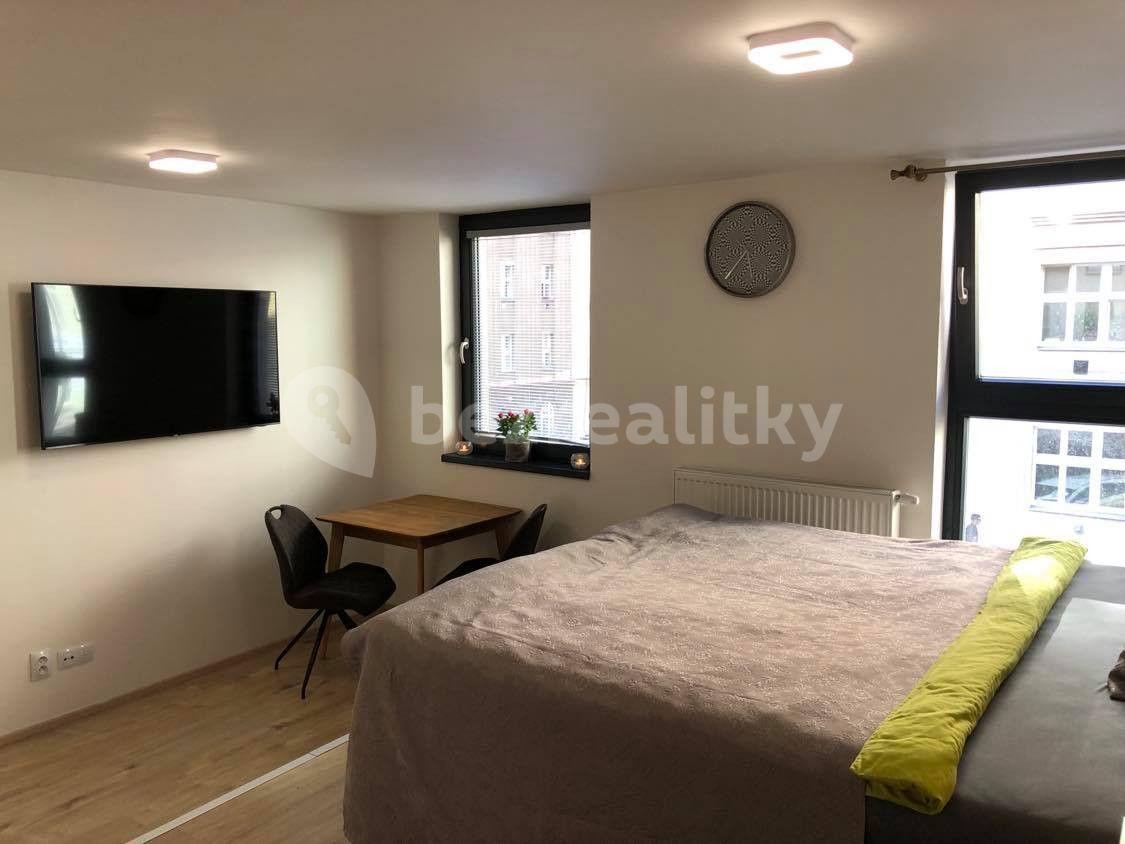 Studio flat to rent, 30 m², Rostislavova, Prague, Prague