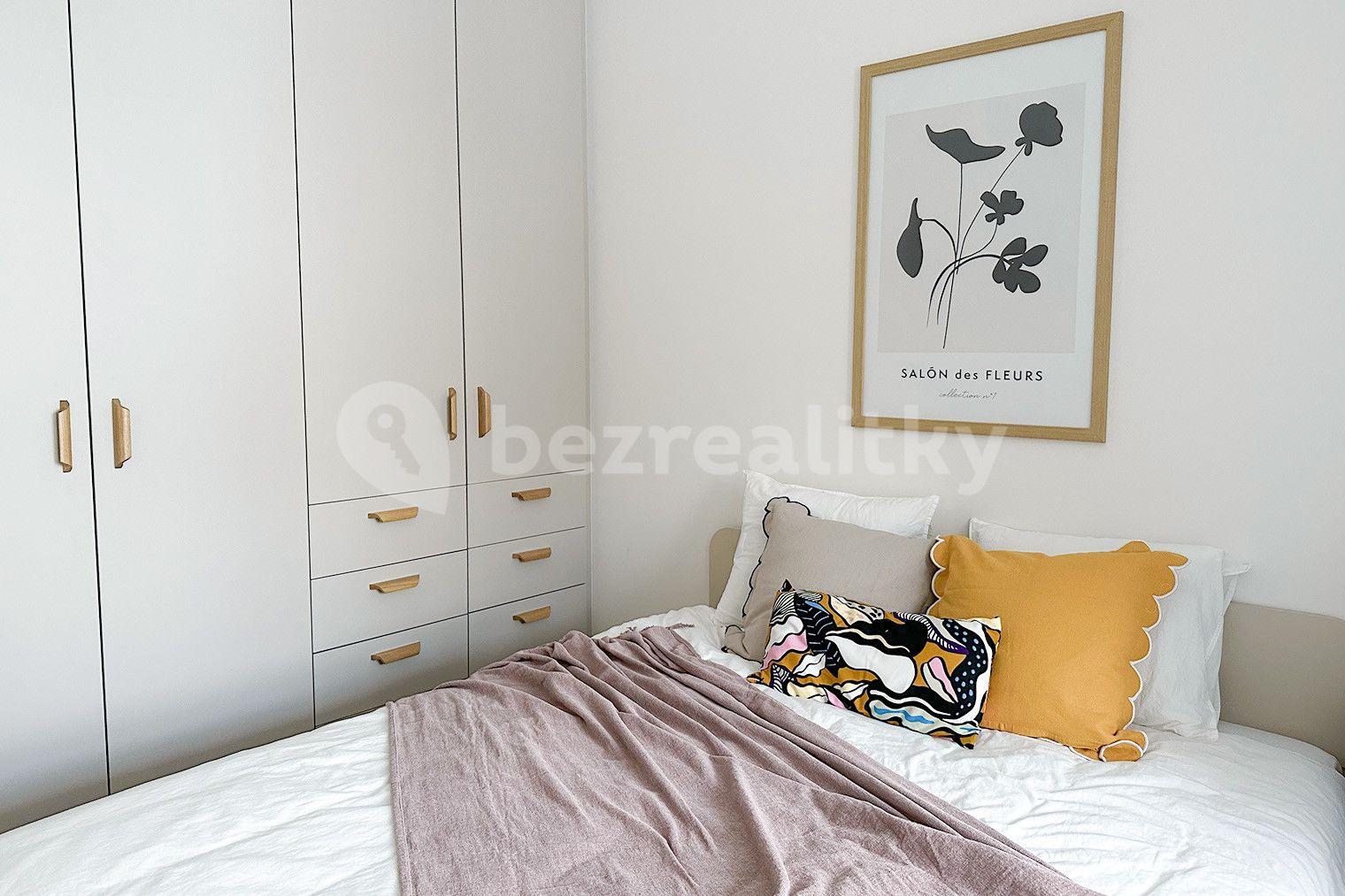 2 bedroom flat to rent, 63 m², U Pergamenky, Prague, Prague