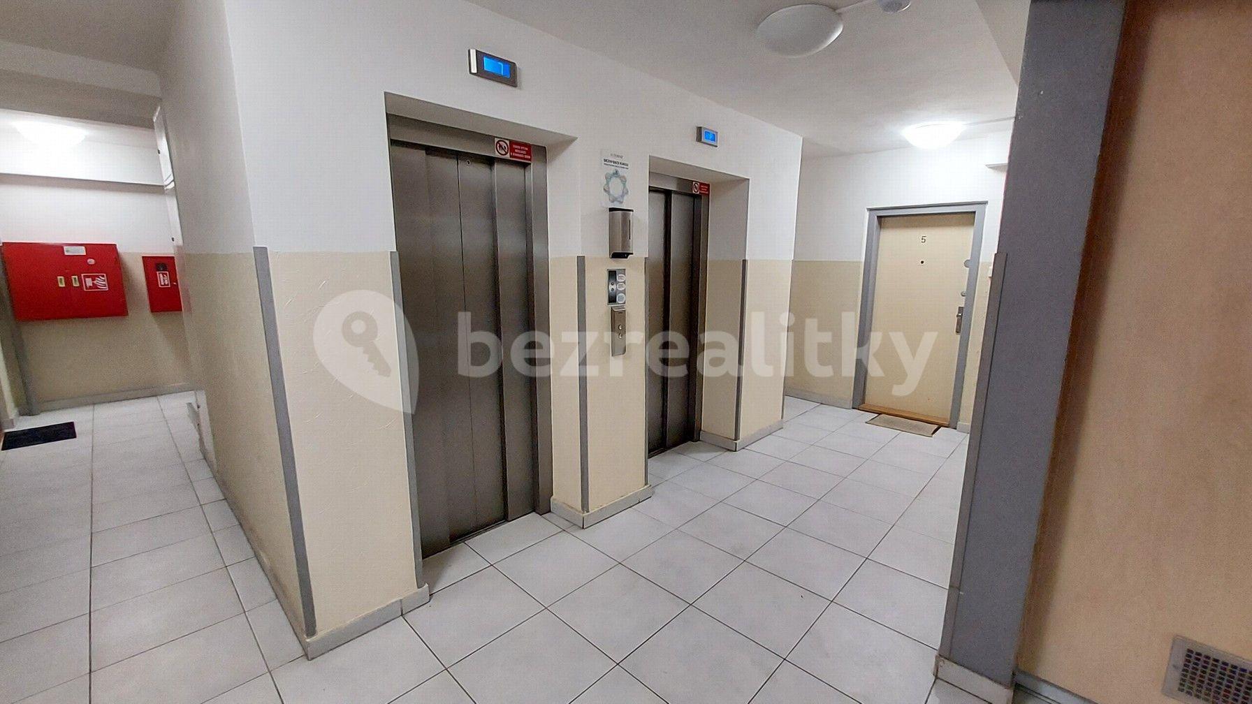 Studio flat to rent, 35 m², Habrová, Prague, Prague