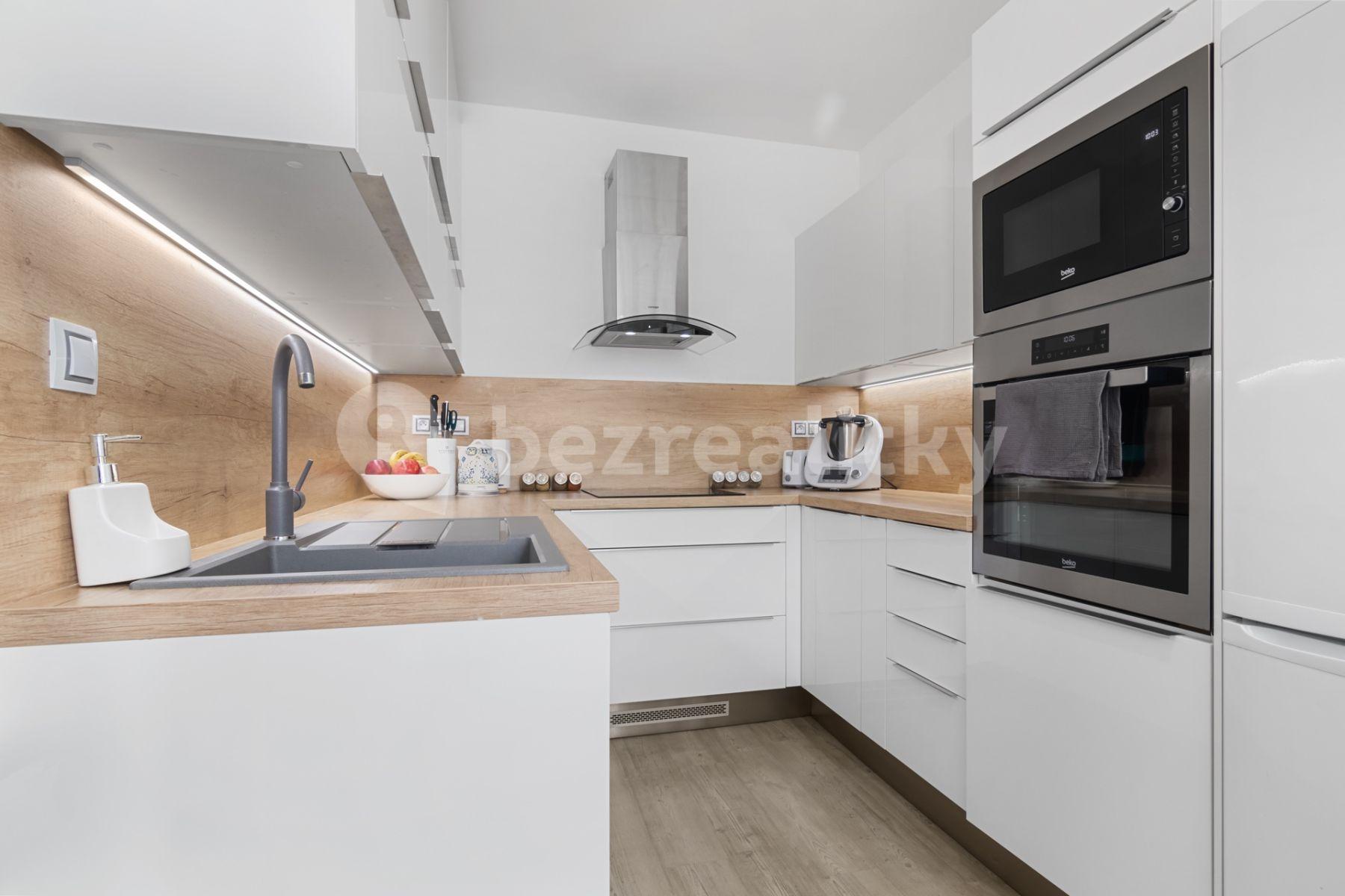 3 bedroom flat for sale, 78 m², Bachova, Prague, Prague