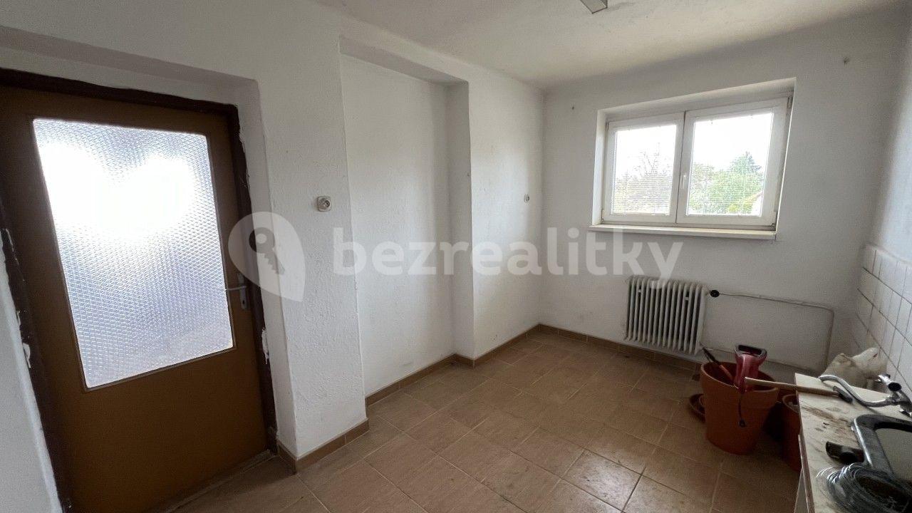 house for sale, 220 m², Chorušice, Středočeský Region