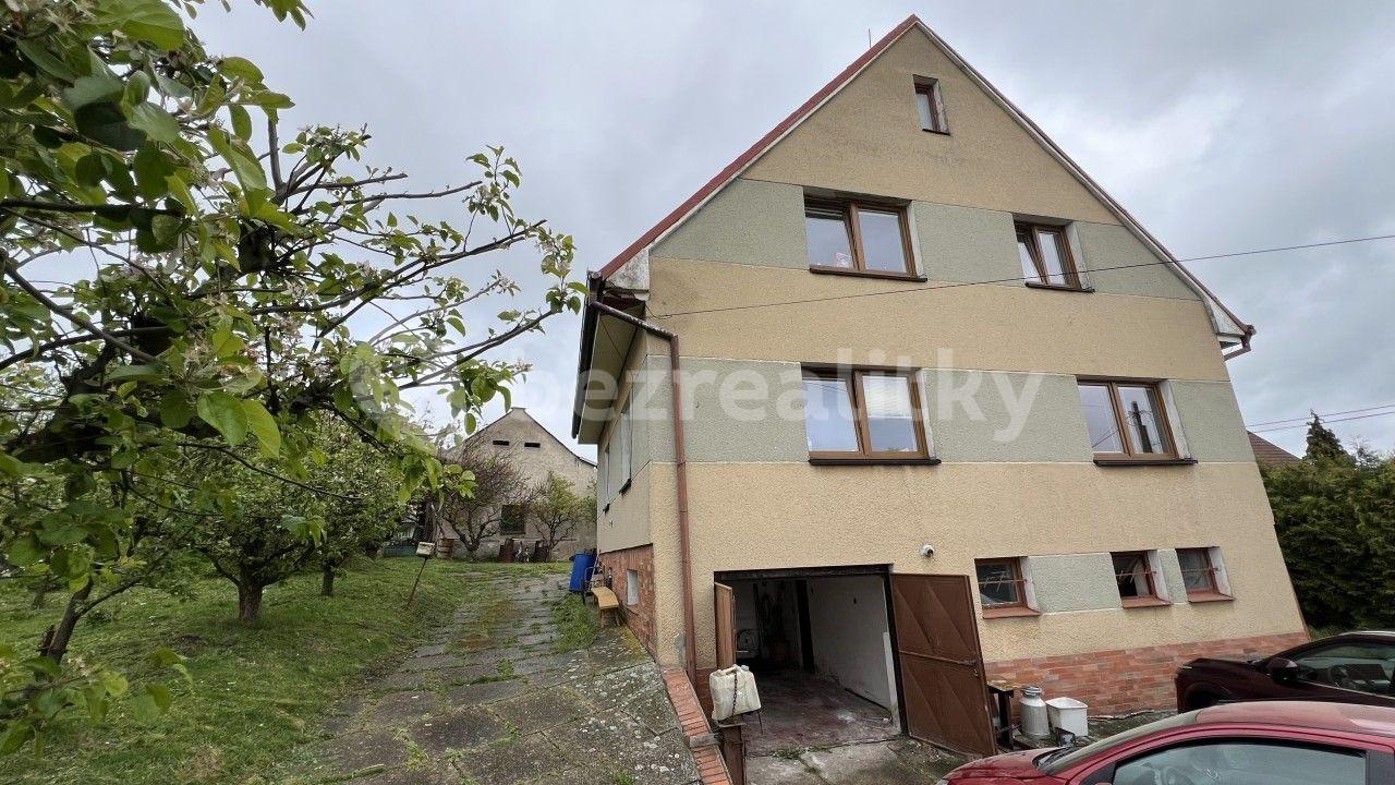 house for sale, 220 m², Chorušice, Středočeský Region