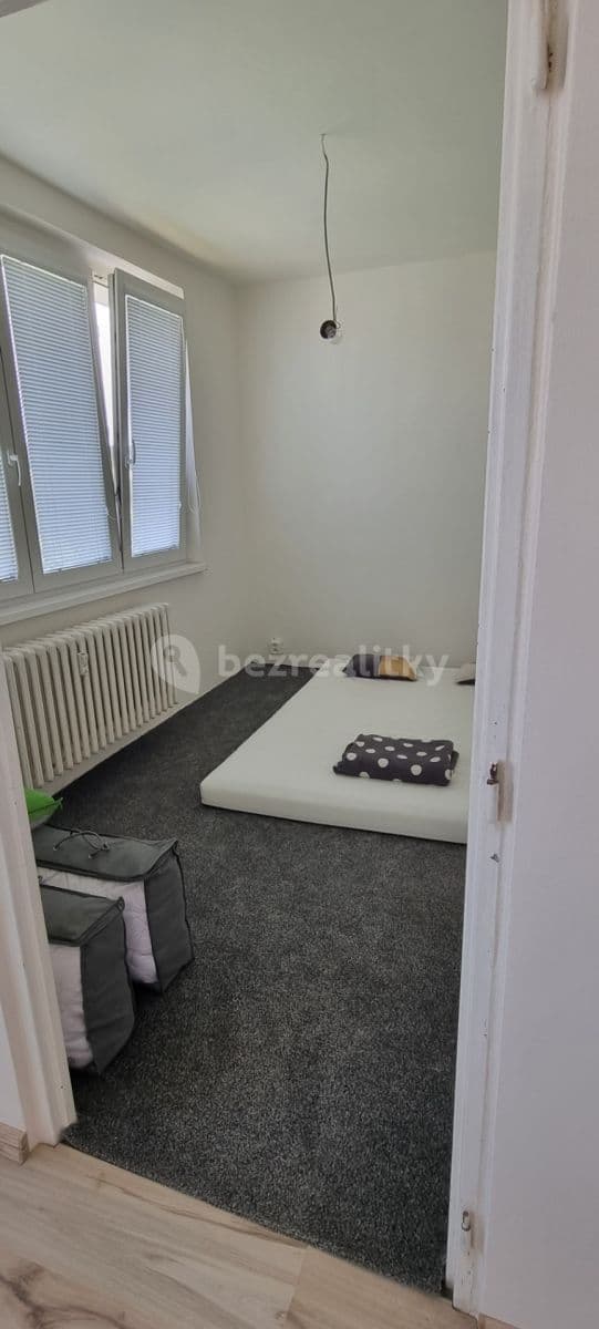 2 bedroom with open-plan kitchen flat to rent, 64 m², Sídliště, Kovářská, Ústecký Region