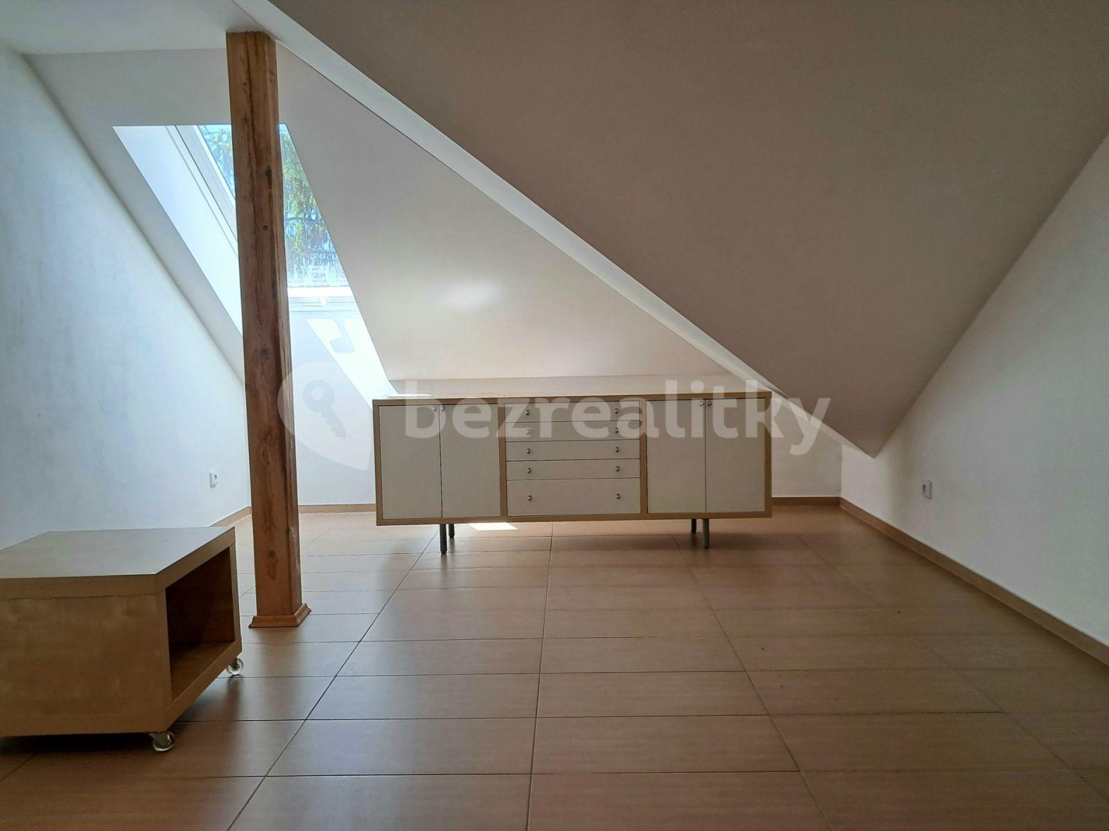 1 bedroom with open-plan kitchen flat to rent, 76 m², Libušina, Roudnice nad Labem, Ústecký Region