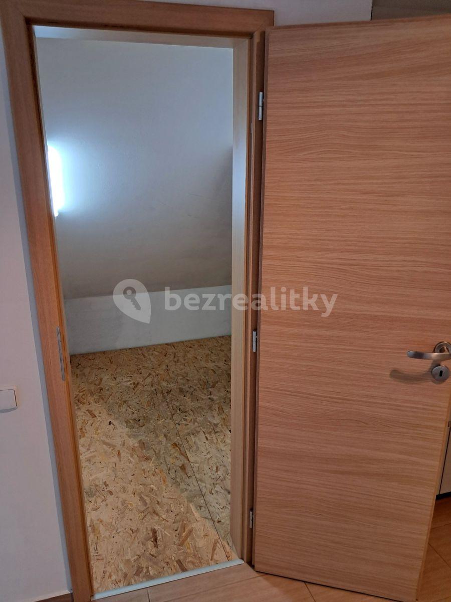 1 bedroom with open-plan kitchen flat to rent, 76 m², Libušina, Roudnice nad Labem, Ústecký Region