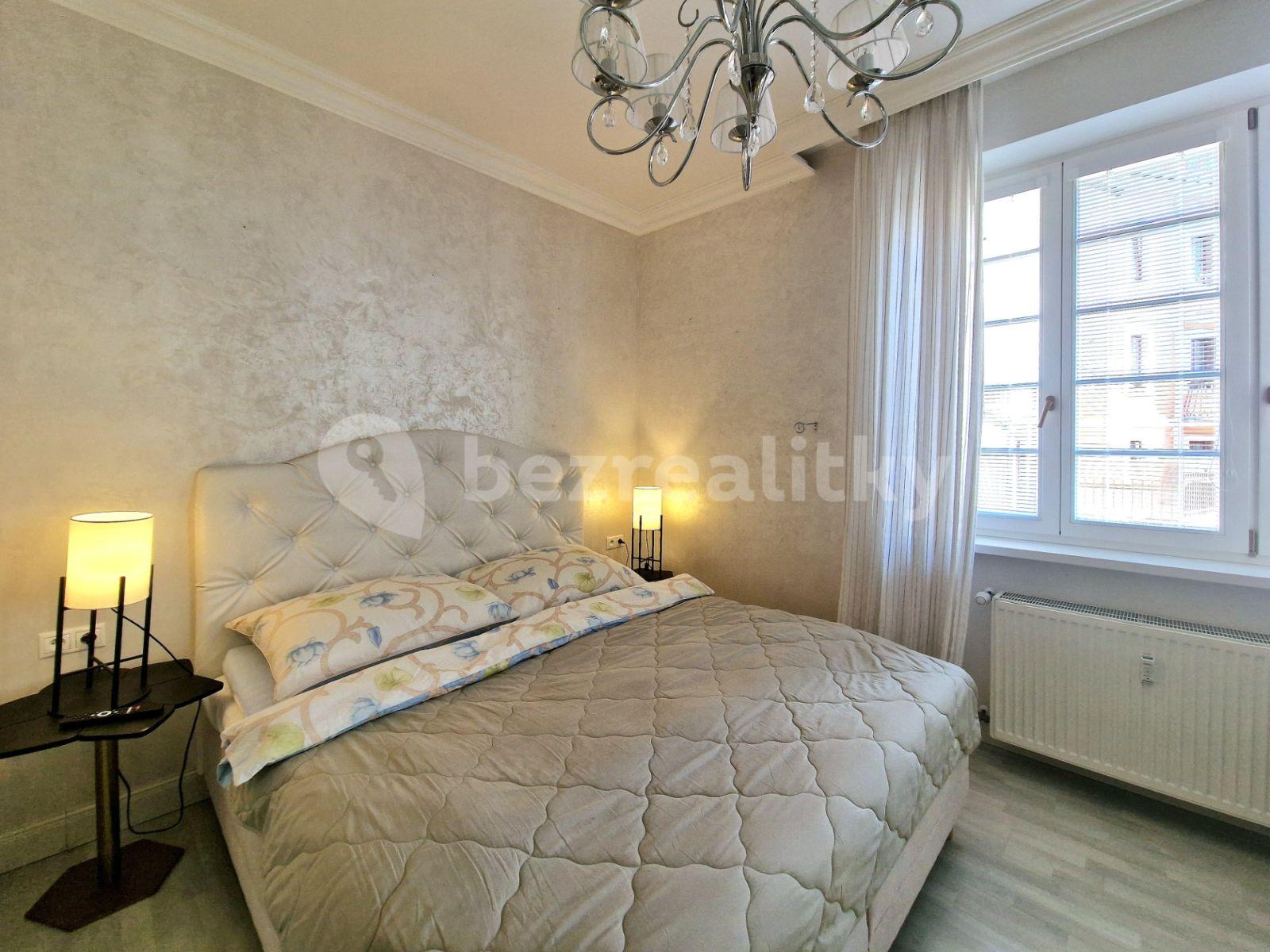 2 bedroom with open-plan kitchen flat for sale, 100 m², Zámecký vrch, Karlovy Vary, Karlovarský Region