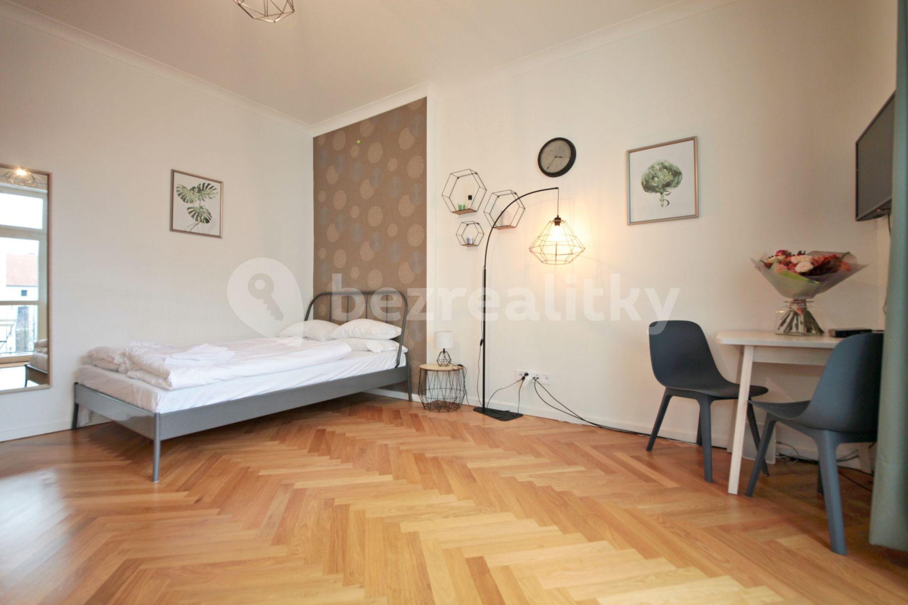 Studio flat to rent, 29 m², Slavíkova, Prague, Prague