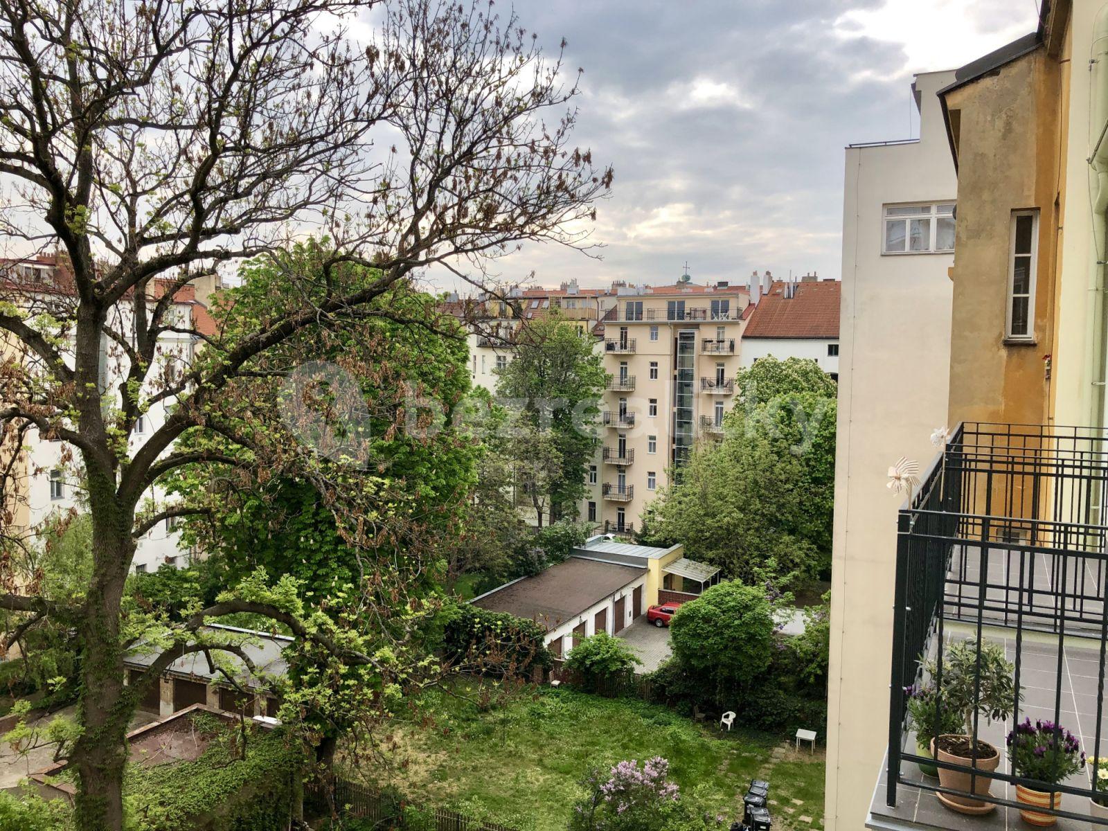 Studio flat to rent, 29 m², Slavíkova, Prague, Prague