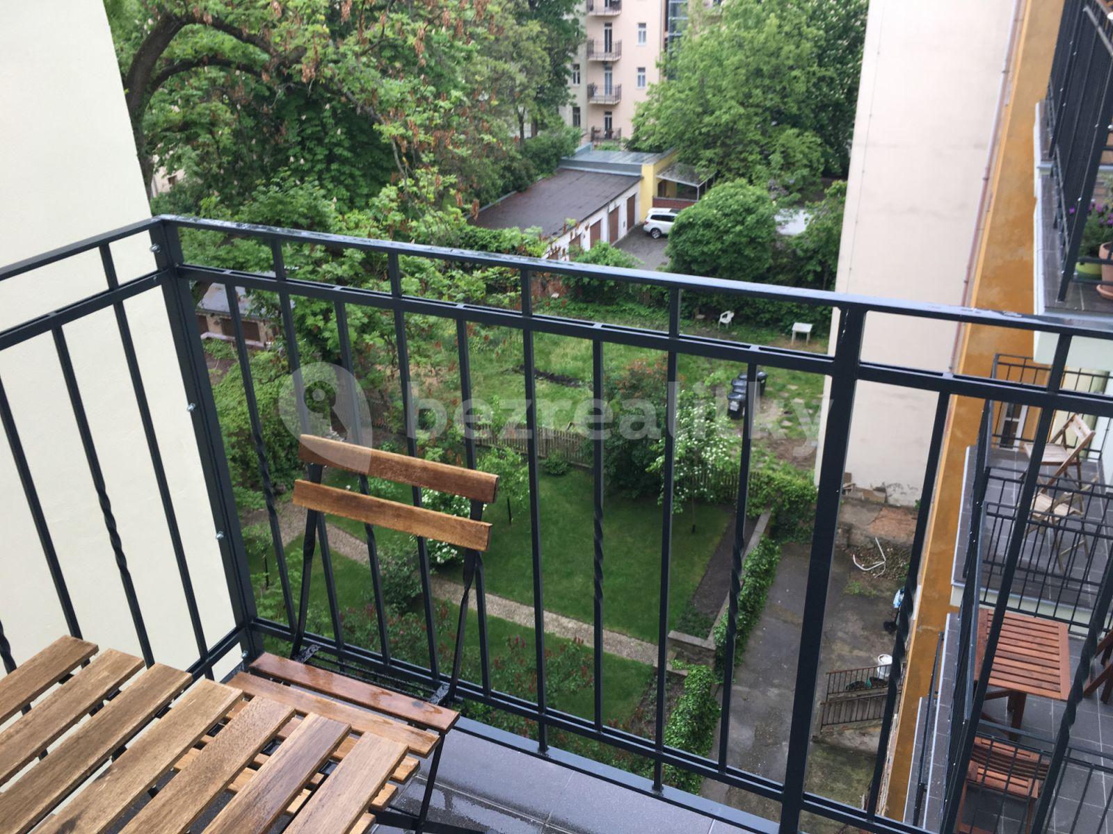 Studio flat to rent, 29 m², Slavíkova, Prague, Prague