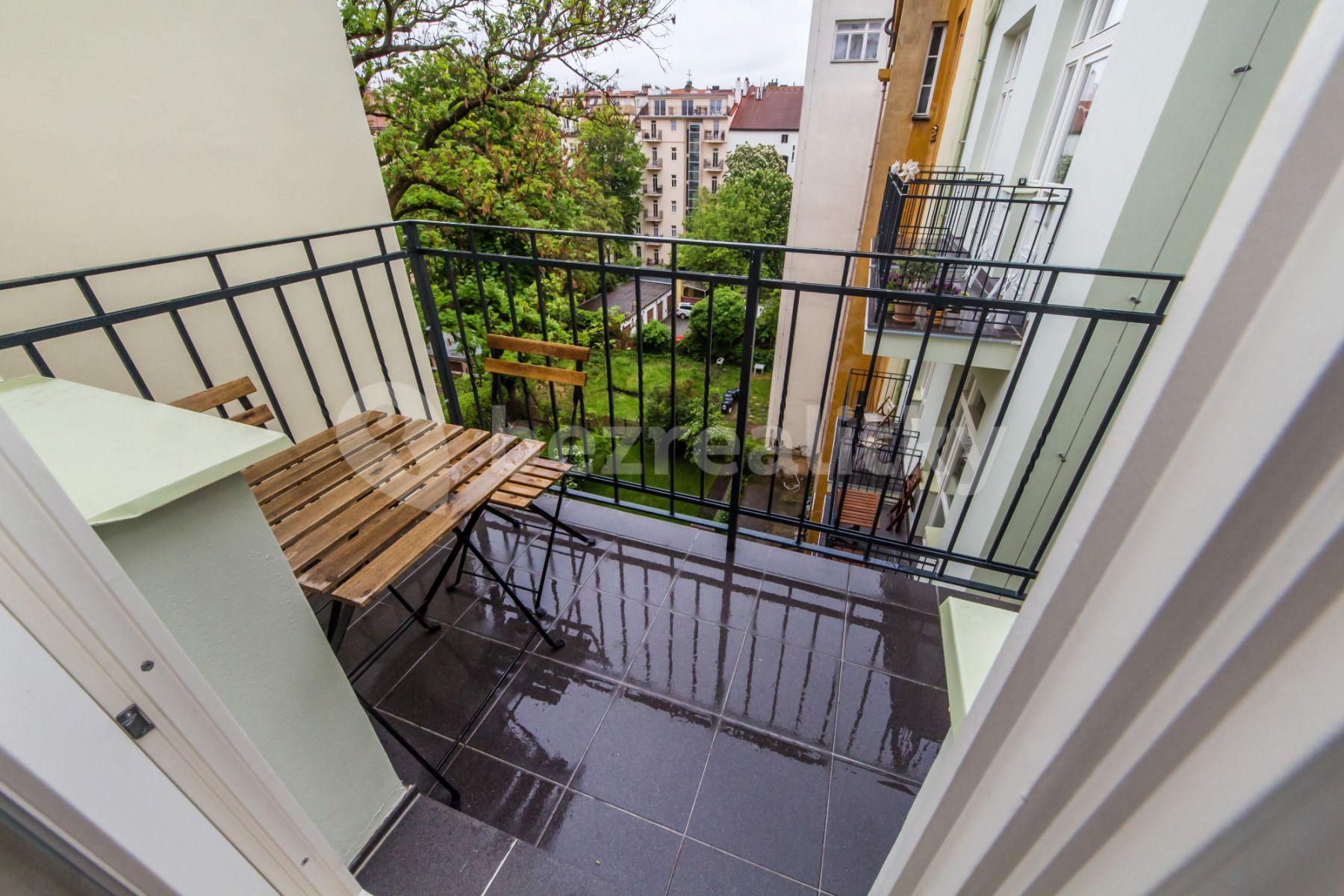 Studio flat to rent, 29 m², Slavíkova, Prague, Prague