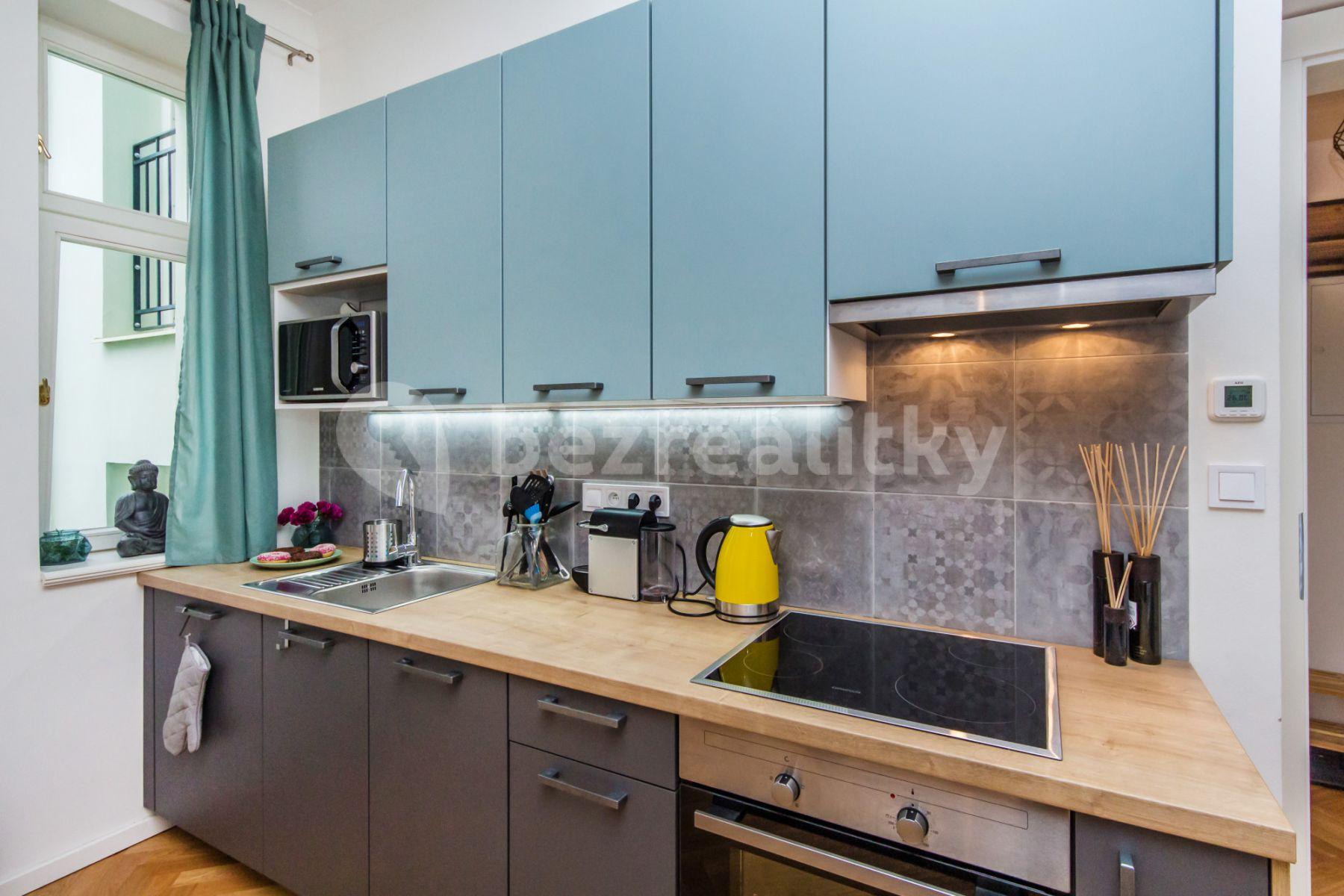 Studio flat to rent, 29 m², Slavíkova, Prague, Prague