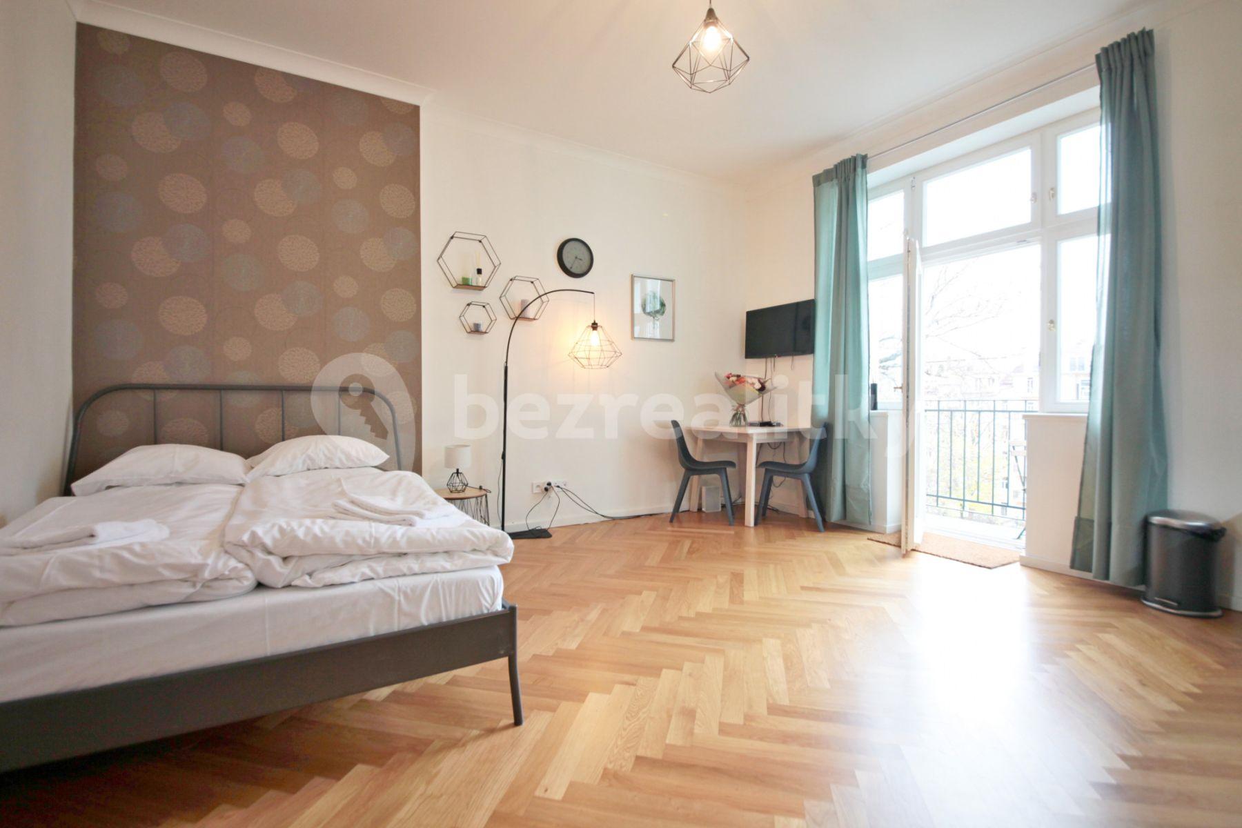 Studio flat to rent, 29 m², Slavíkova, Prague, Prague