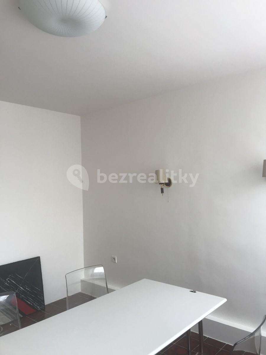 2 bedroom flat to rent, 300 m², U Družstva Práce A, Prague, Prague