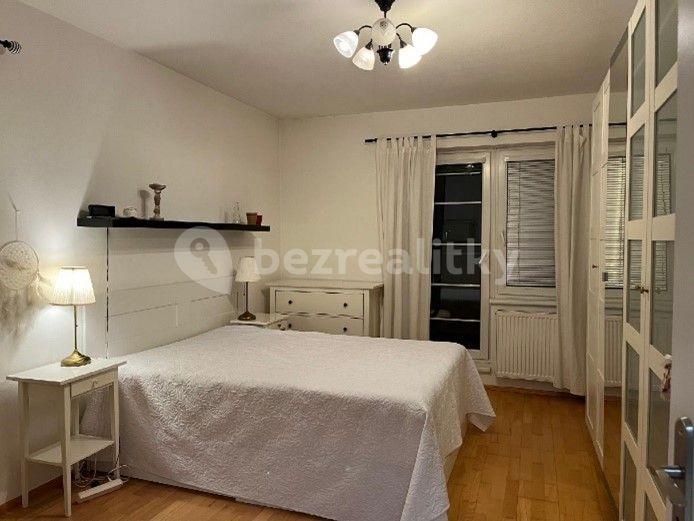 2 bedroom with open-plan kitchen flat to rent, 86 m², Kaštanová, Holubice, Středočeský Region