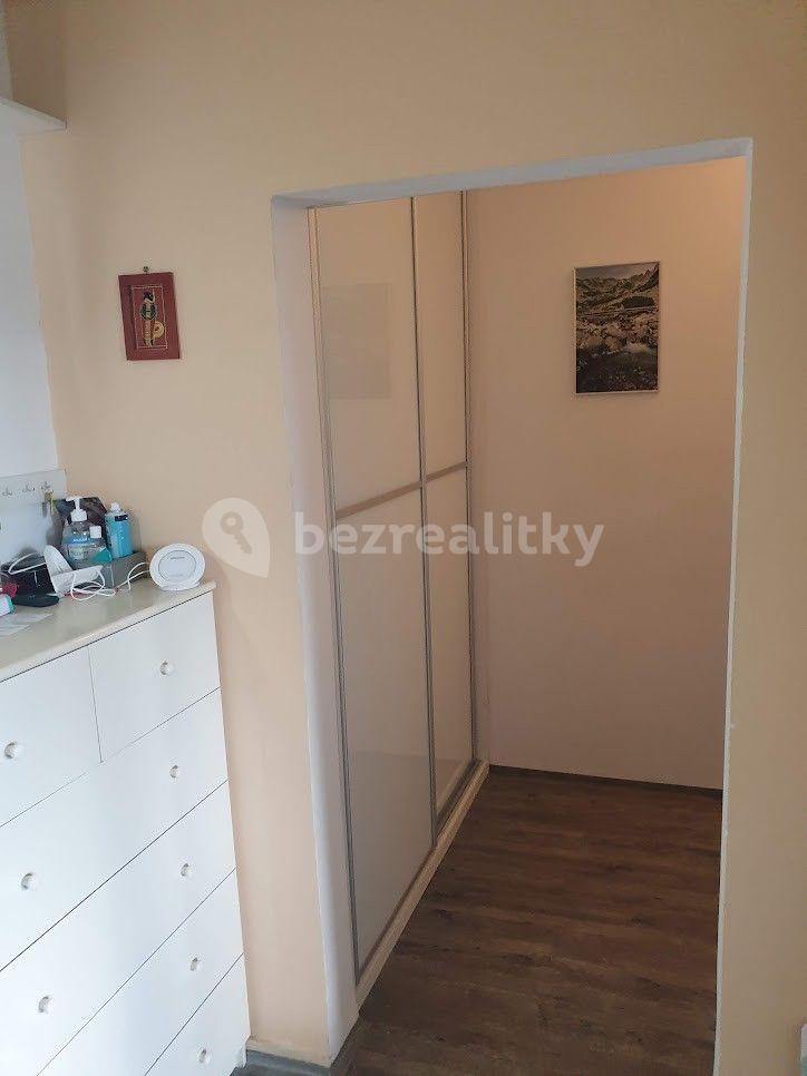 4 bedroom flat to rent, 91 m², Lamačova, Prague, Prague