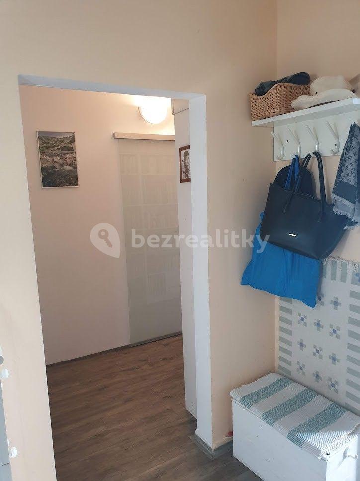 4 bedroom flat to rent, 91 m², Lamačova, Prague, Prague