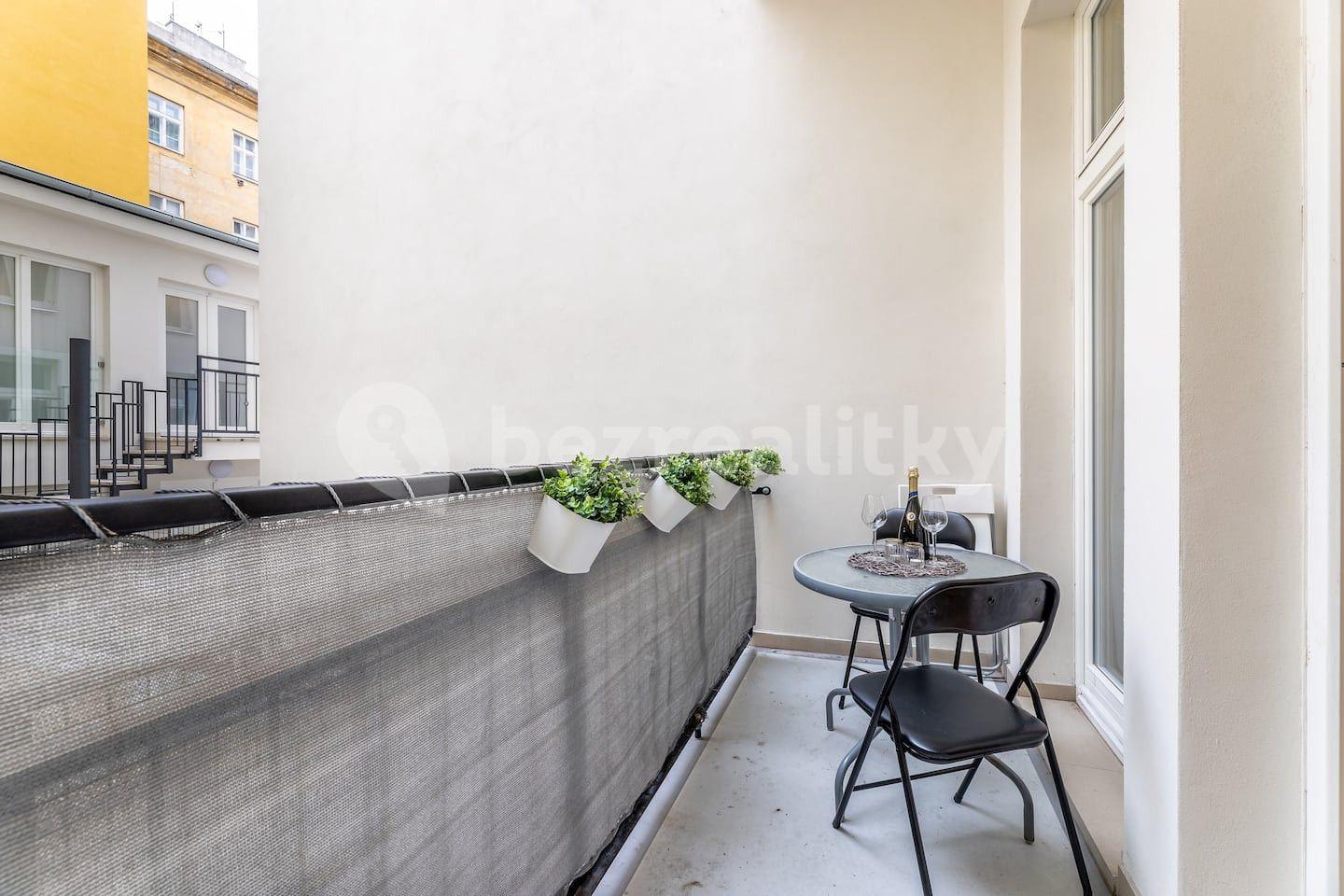 Studio flat to rent, 24 m², Příčná, Prague, Prague