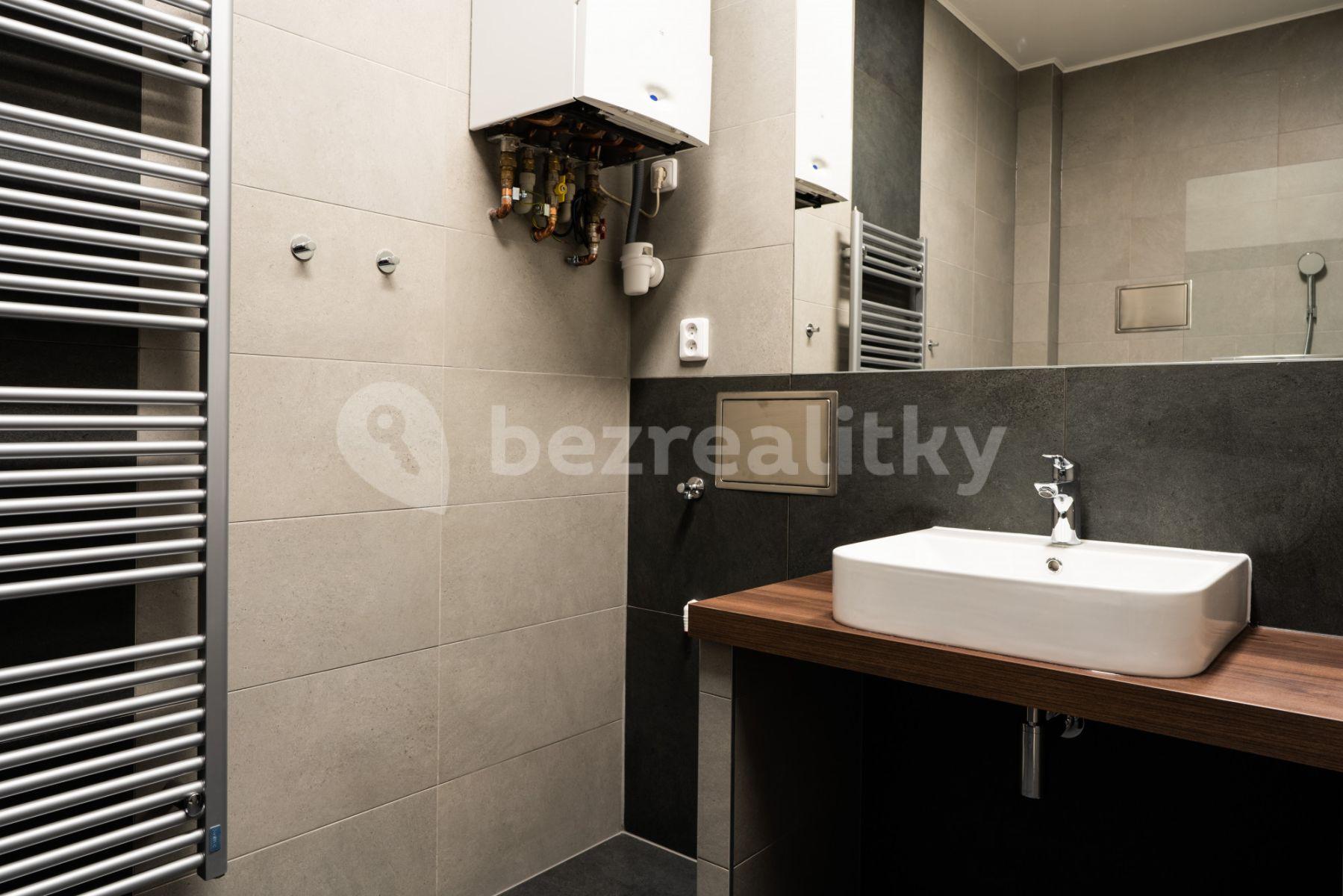 2 bedroom flat to rent, 79 m², Polská, Prague, Prague