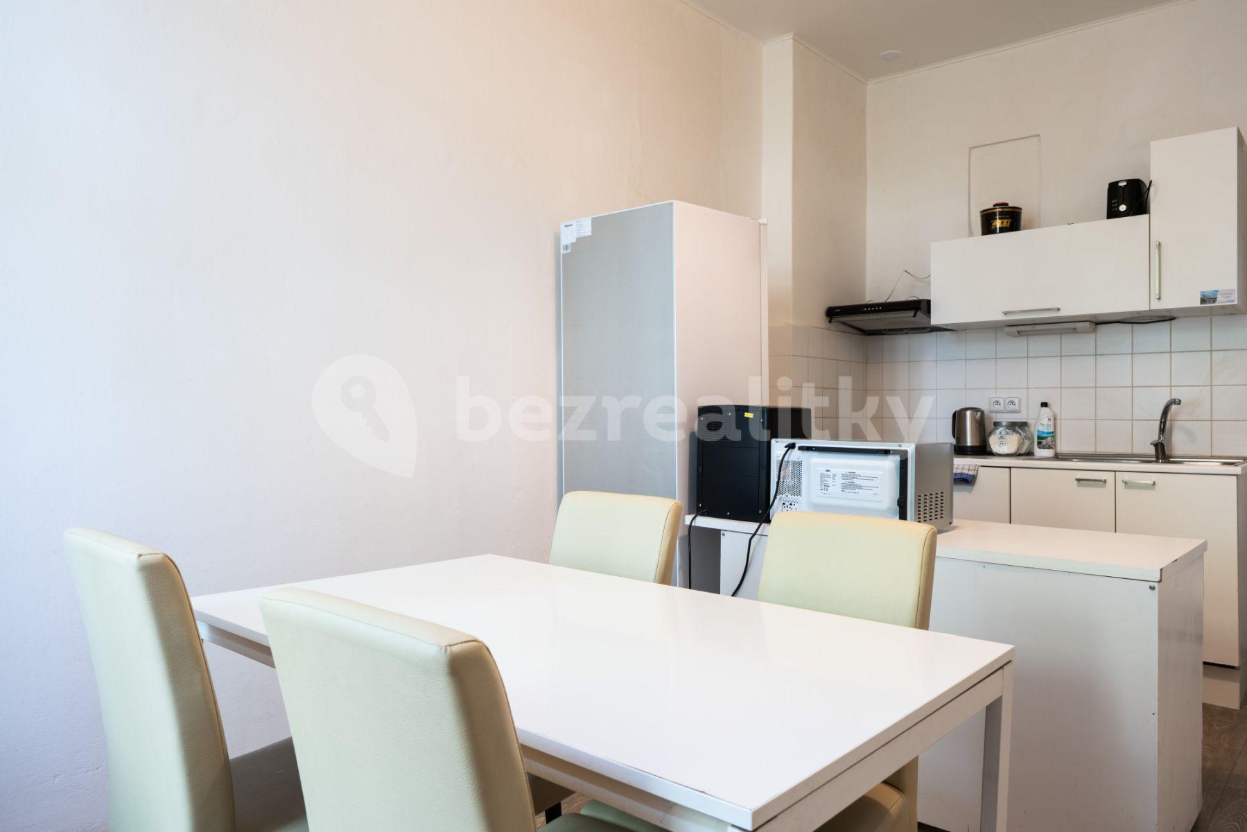 2 bedroom flat to rent, 79 m², Polská, Prague, Prague