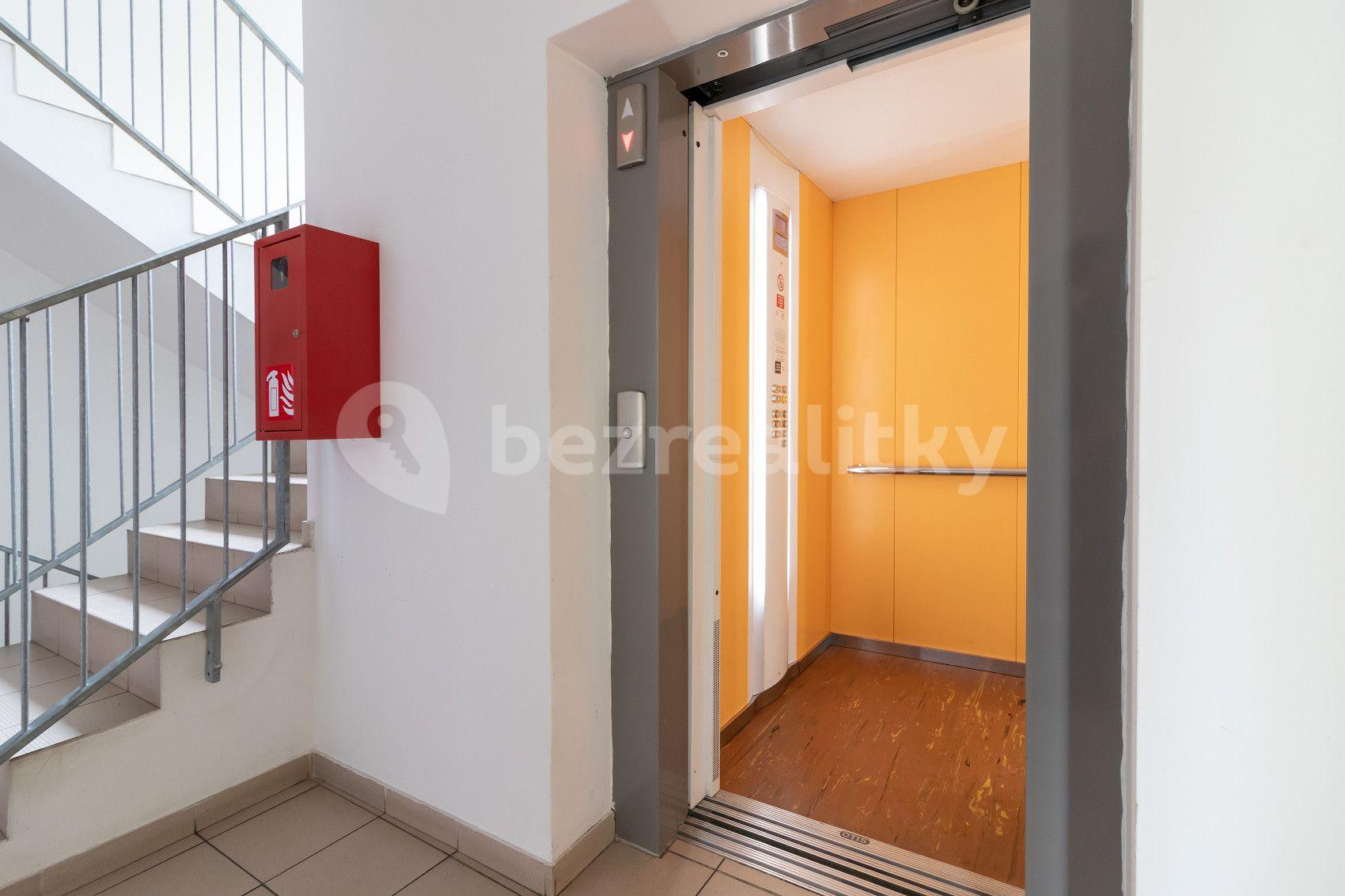 2 bedroom flat to rent, 40 m², U Michelského mlýna, Prague, Prague