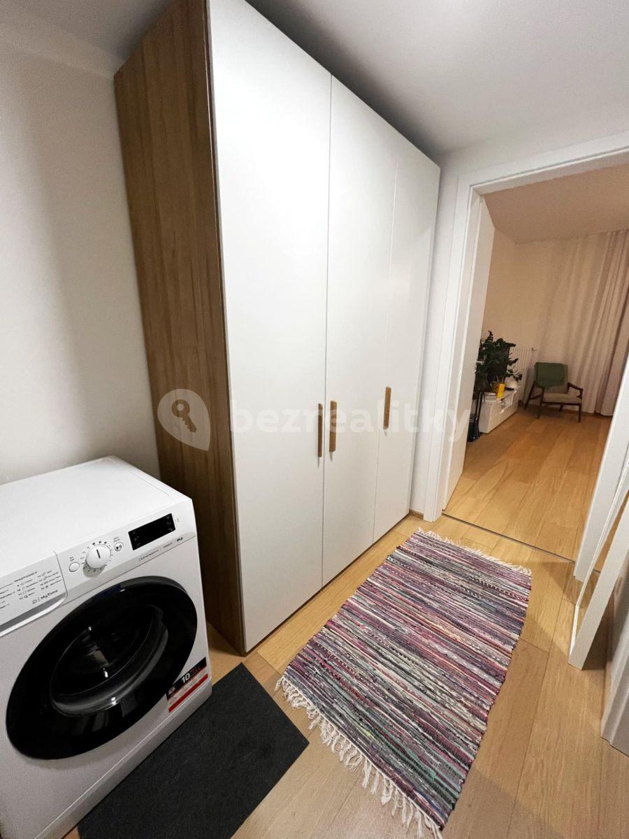 Studio flat to rent, 37 m², Vorařská, Prague, Prague