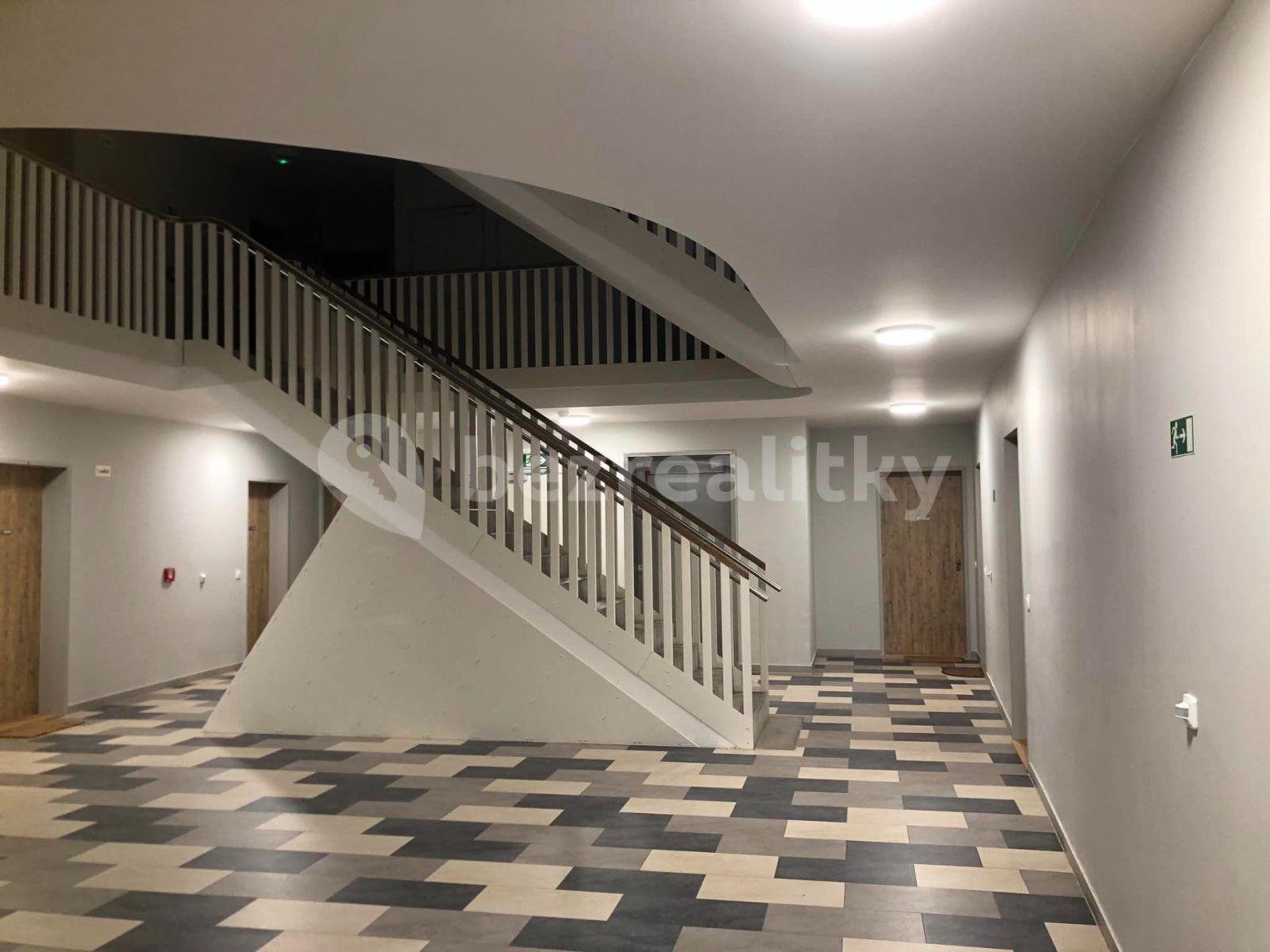 Studio flat to rent, 37 m², Vorařská, Prague, Prague