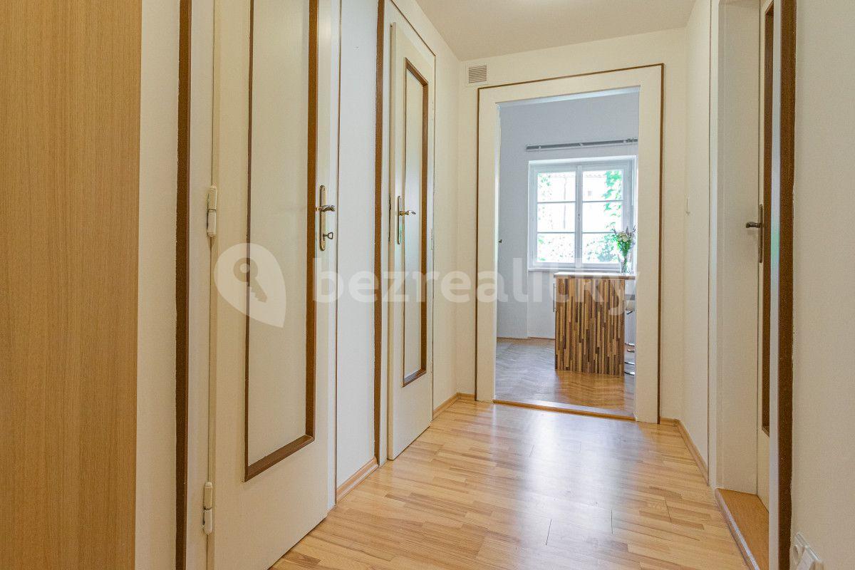 2 bedroom flat to rent, 50 m², U Obecního dvora, Prague, Prague