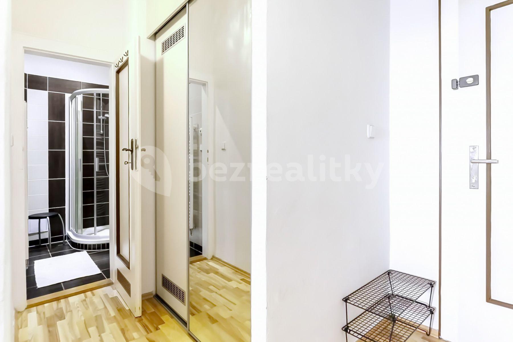 2 bedroom flat to rent, 50 m², U Obecního dvora, Prague, Prague