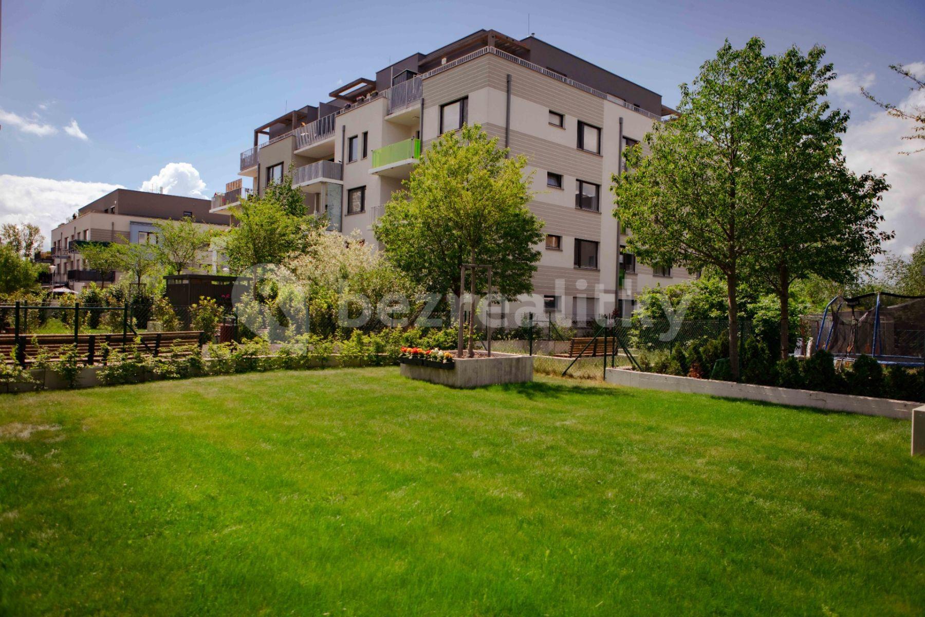 2 bedroom with open-plan kitchen flat for sale, 84 m², U Traktorky, Prague, Prague