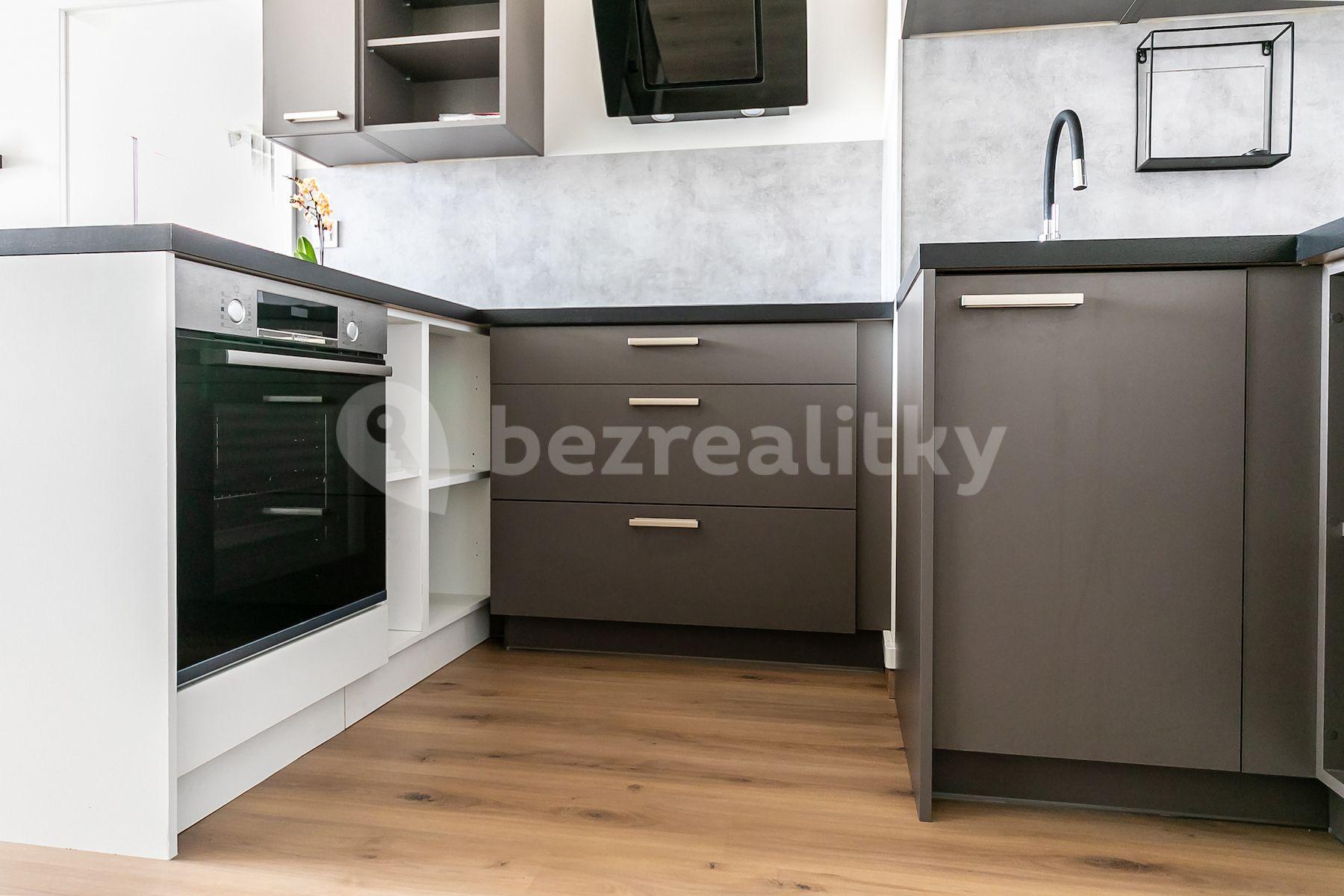 1 bedroom with open-plan kitchen flat for sale, 58 m², Choceradská, Prague, Prague