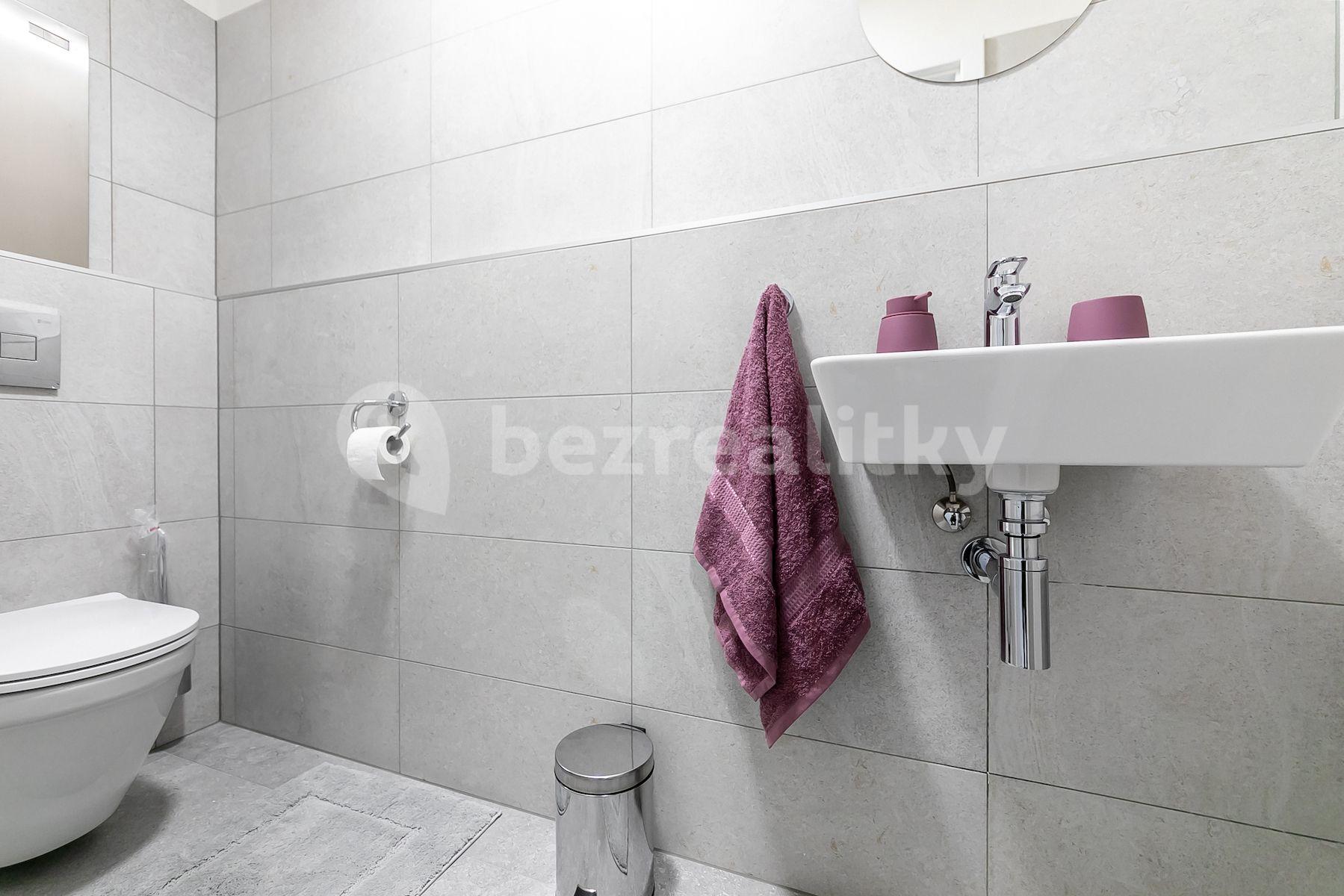 1 bedroom with open-plan kitchen flat for sale, 58 m², Choceradská, Prague, Prague