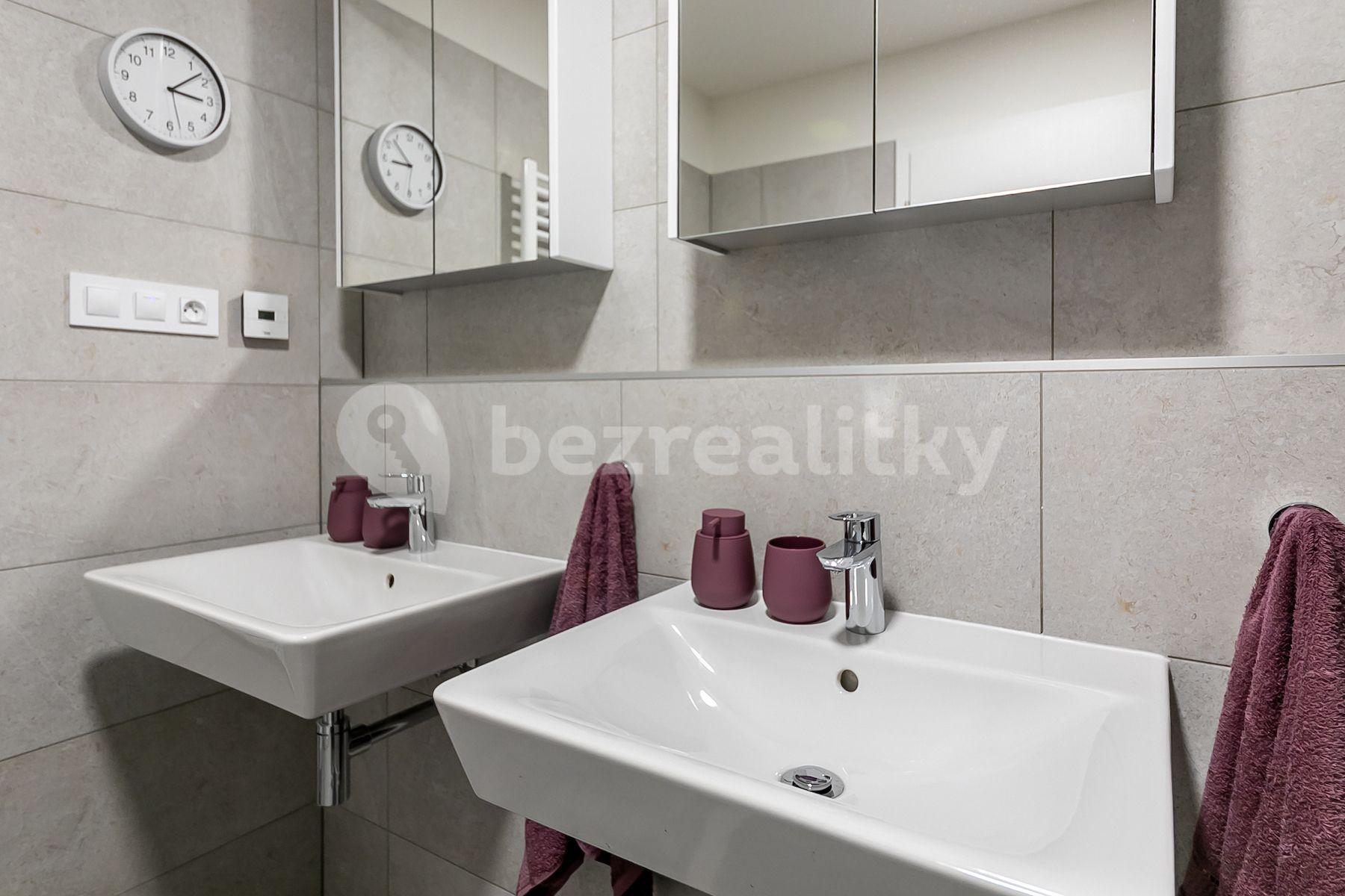 1 bedroom with open-plan kitchen flat for sale, 58 m², Choceradská, Prague, Prague