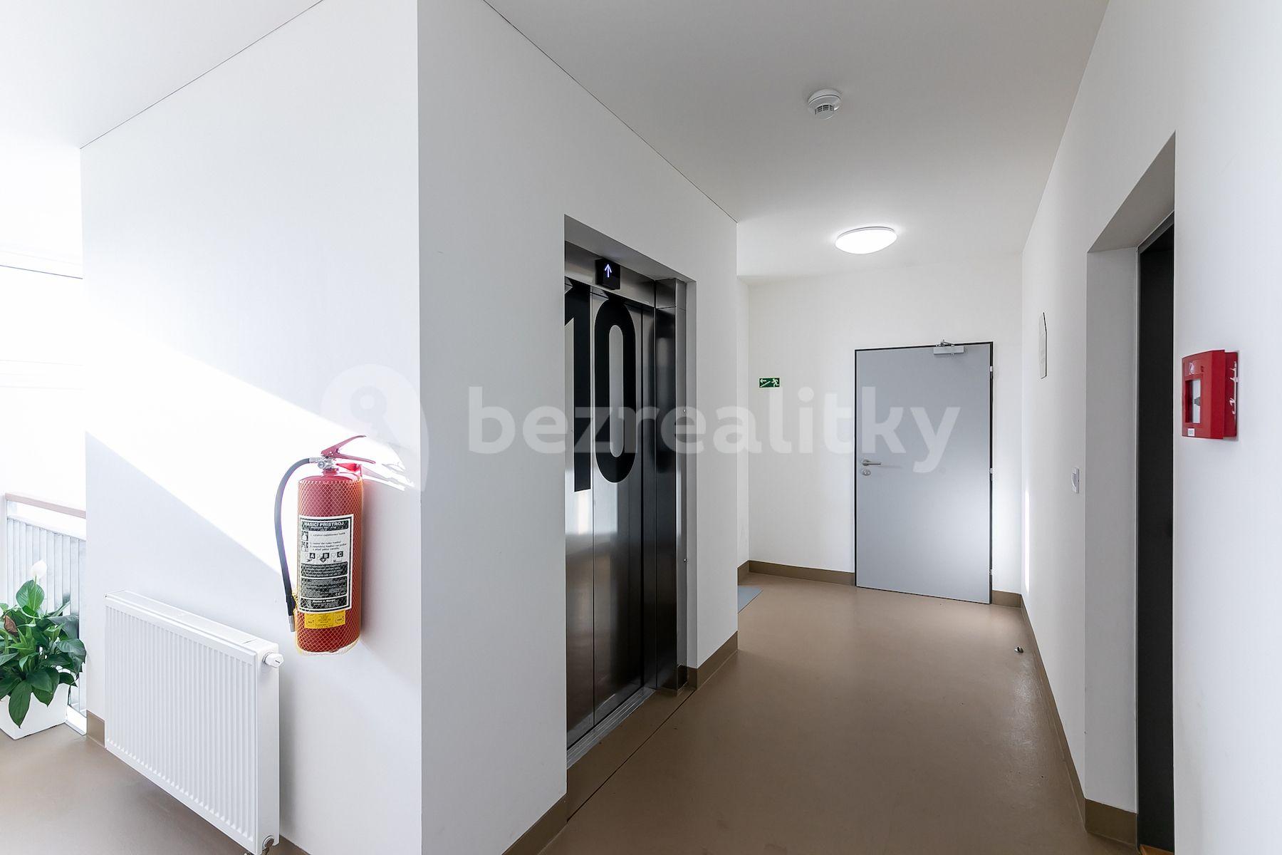 1 bedroom with open-plan kitchen flat for sale, 58 m², Choceradská, Prague, Prague