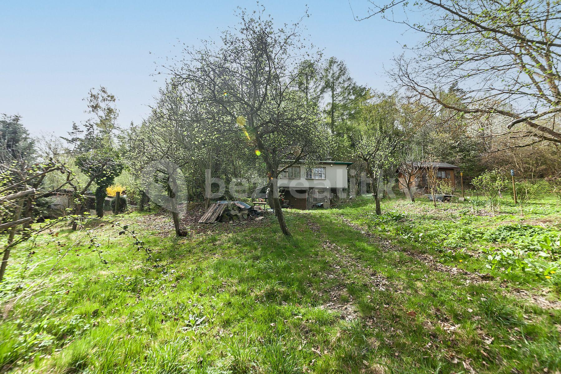 plot for sale, 1,108 m², U Trati, Všestary, Středočeský Region