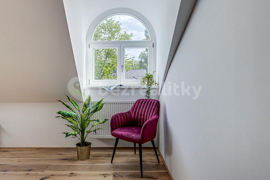 Studio flat to rent, 34 m², Kaizlovy sady, Prague, Prague